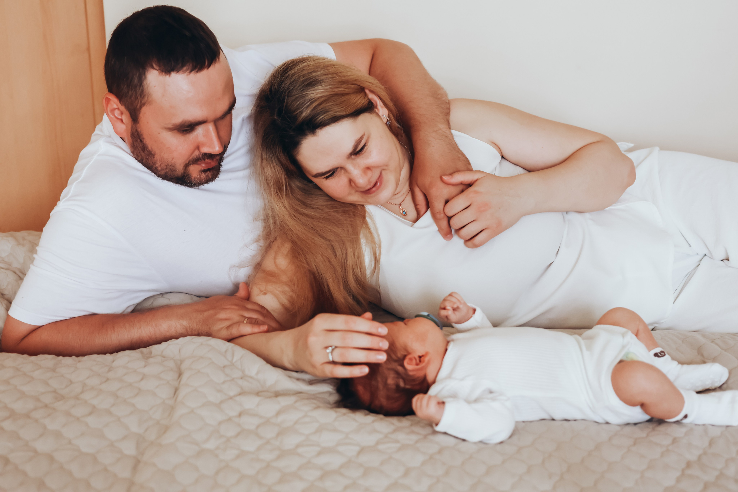 Домашняя семейная фотосессия с новорожденным. Фотограф в Екатеринбурге Пойгина Елена