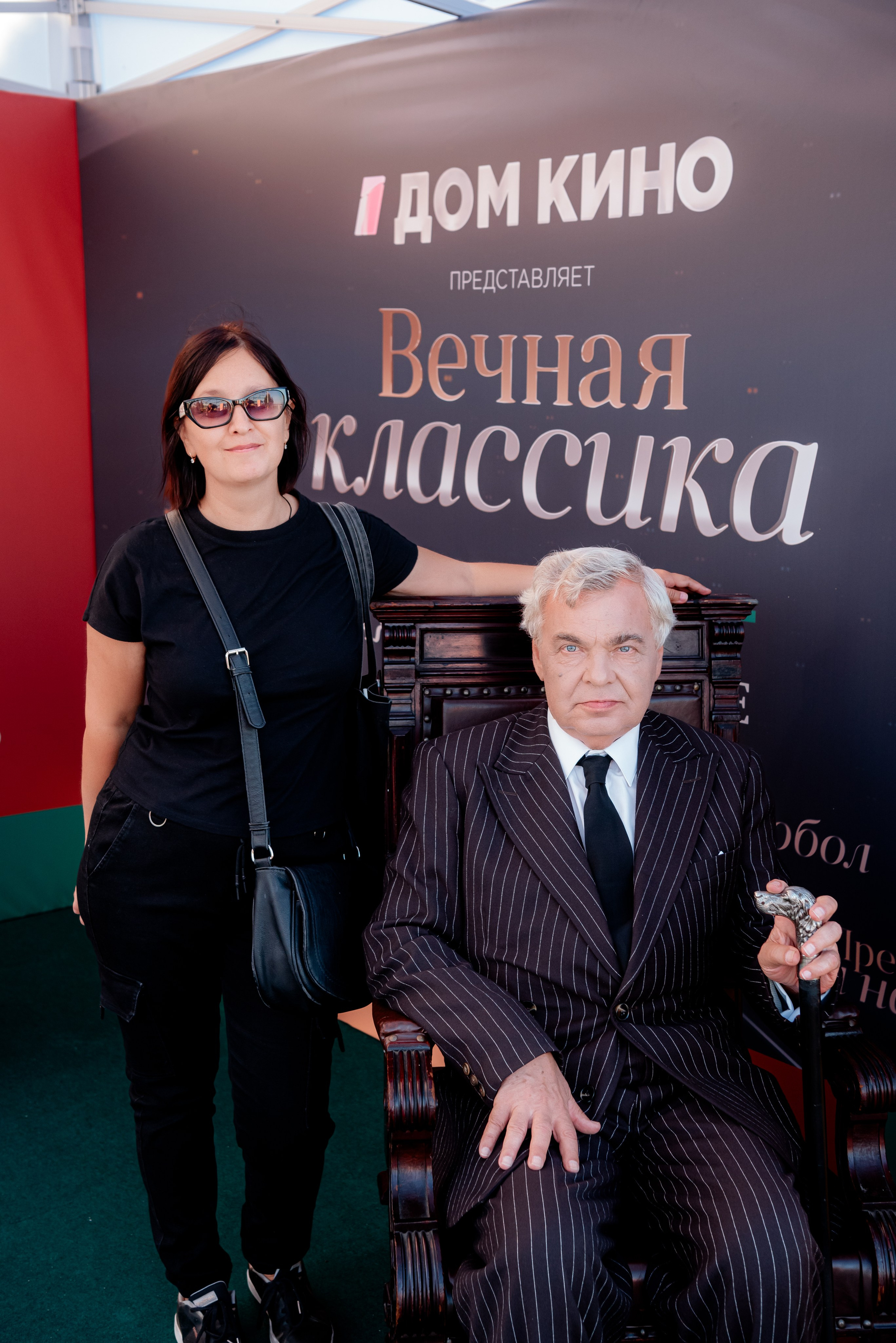 Портретные фото с артистами в палатке Триколор Дом Кинов на день города Волгоград. Фотограф в Волгограде и Волжском Александр Горбань