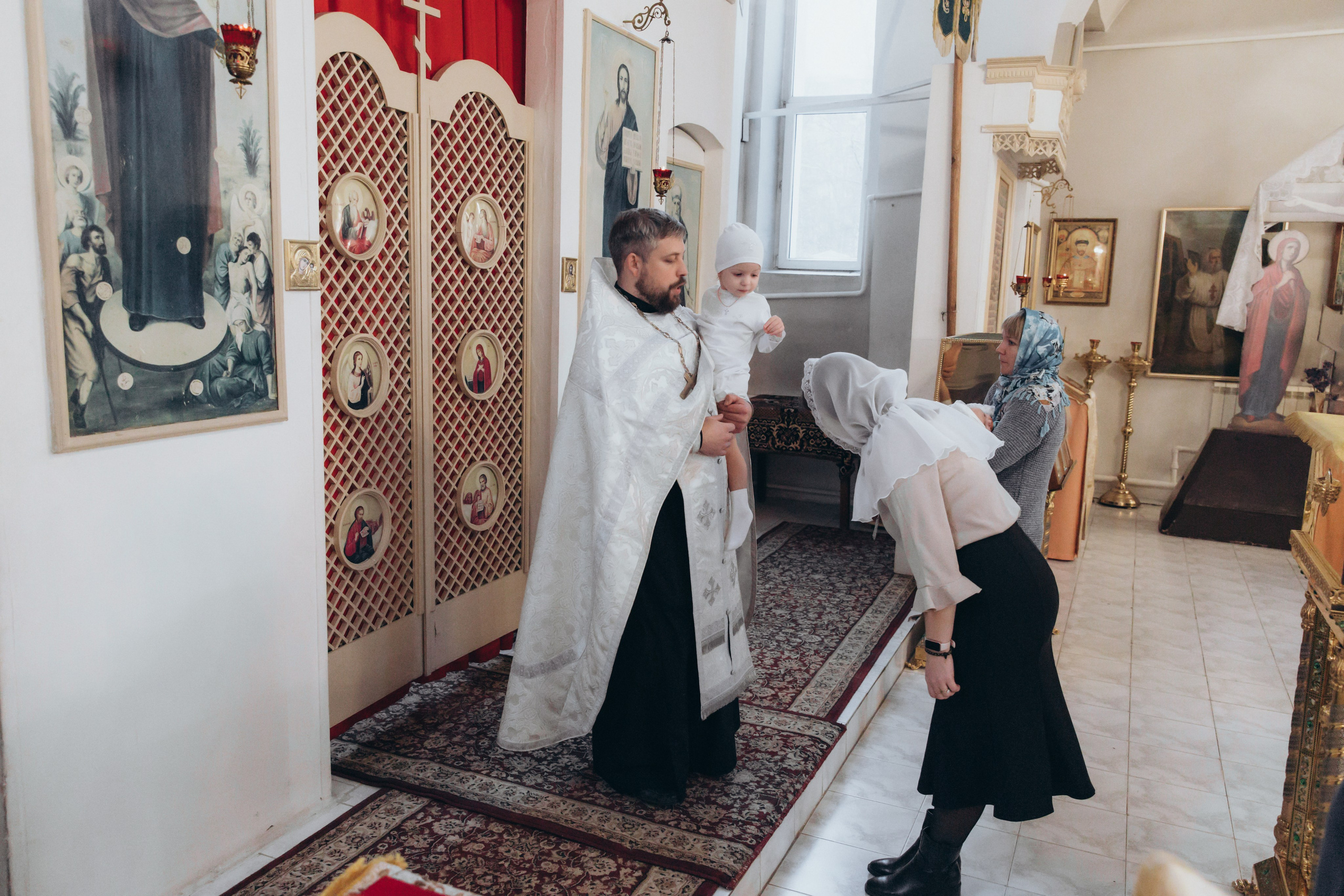 Крещение Веры. Фотограф на крещение в Рязани. Семейный фотограф