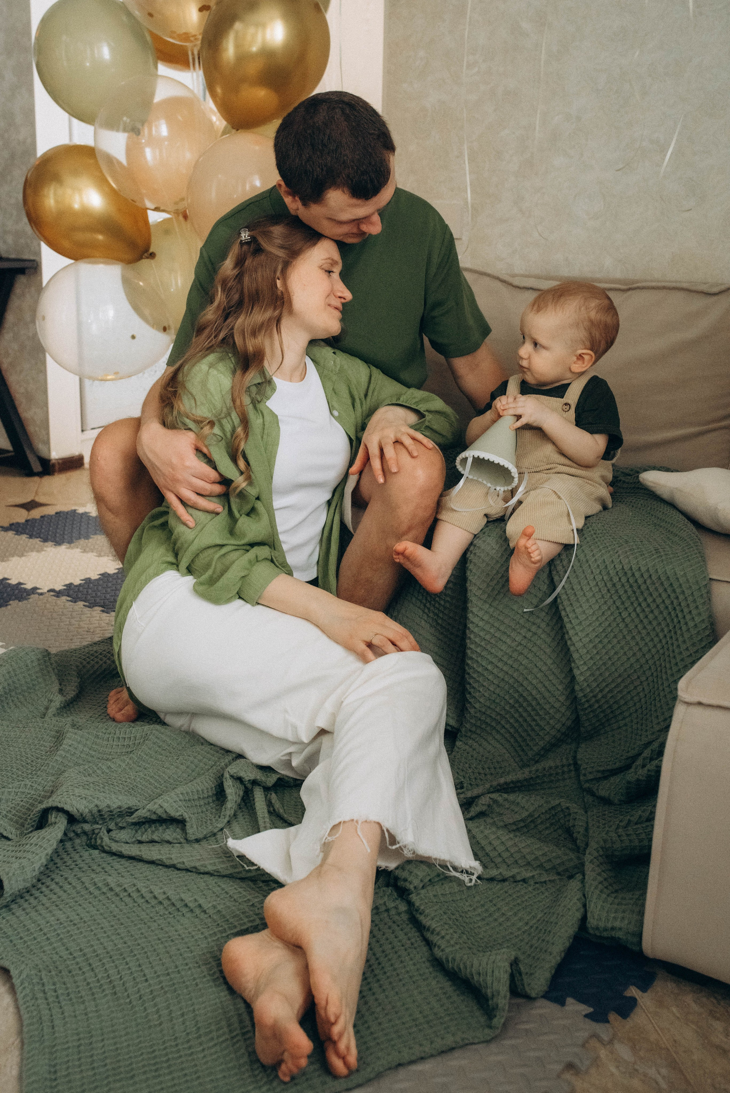 Семейная фотосессия ко дню рождения малыша. Семейный фотограф в Железнодорожном Масаева Елена