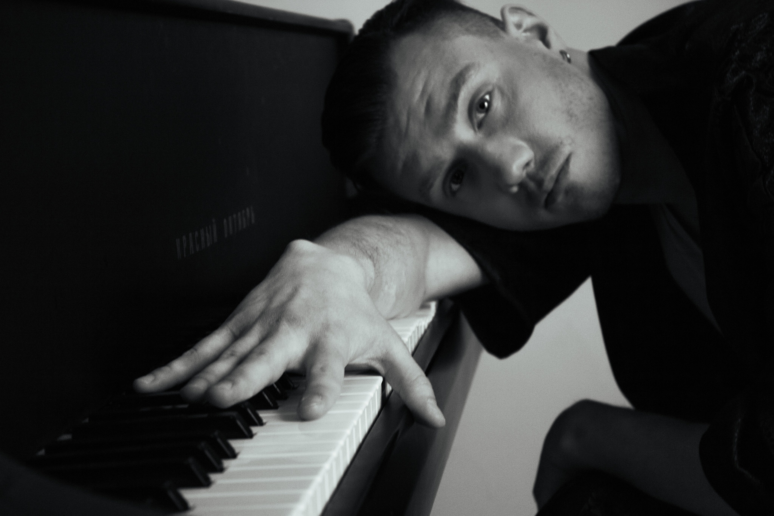 Сергей (мужская сессия). Стрит и Арт Фотограф Москва-Анталия-Стамбул. Постановочные фотографии в любом жанре, в неповторимых образах