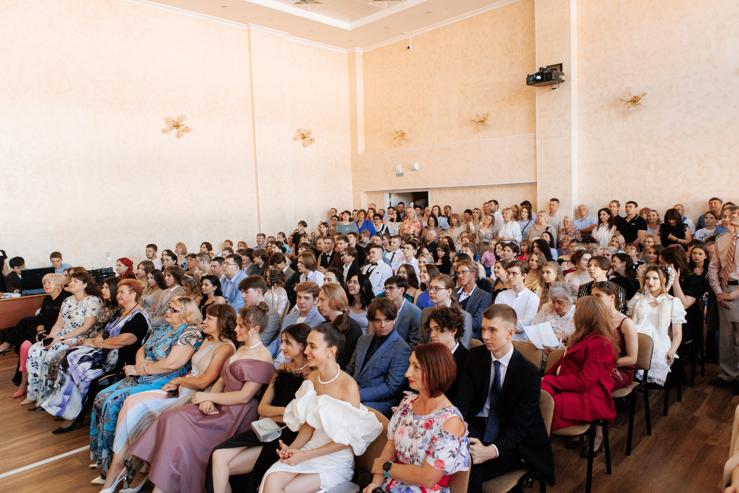 Выпускной Гимназия 12 2024 г. Свадебный и портретный Фотограф в Липецке Дмитрий Котюков