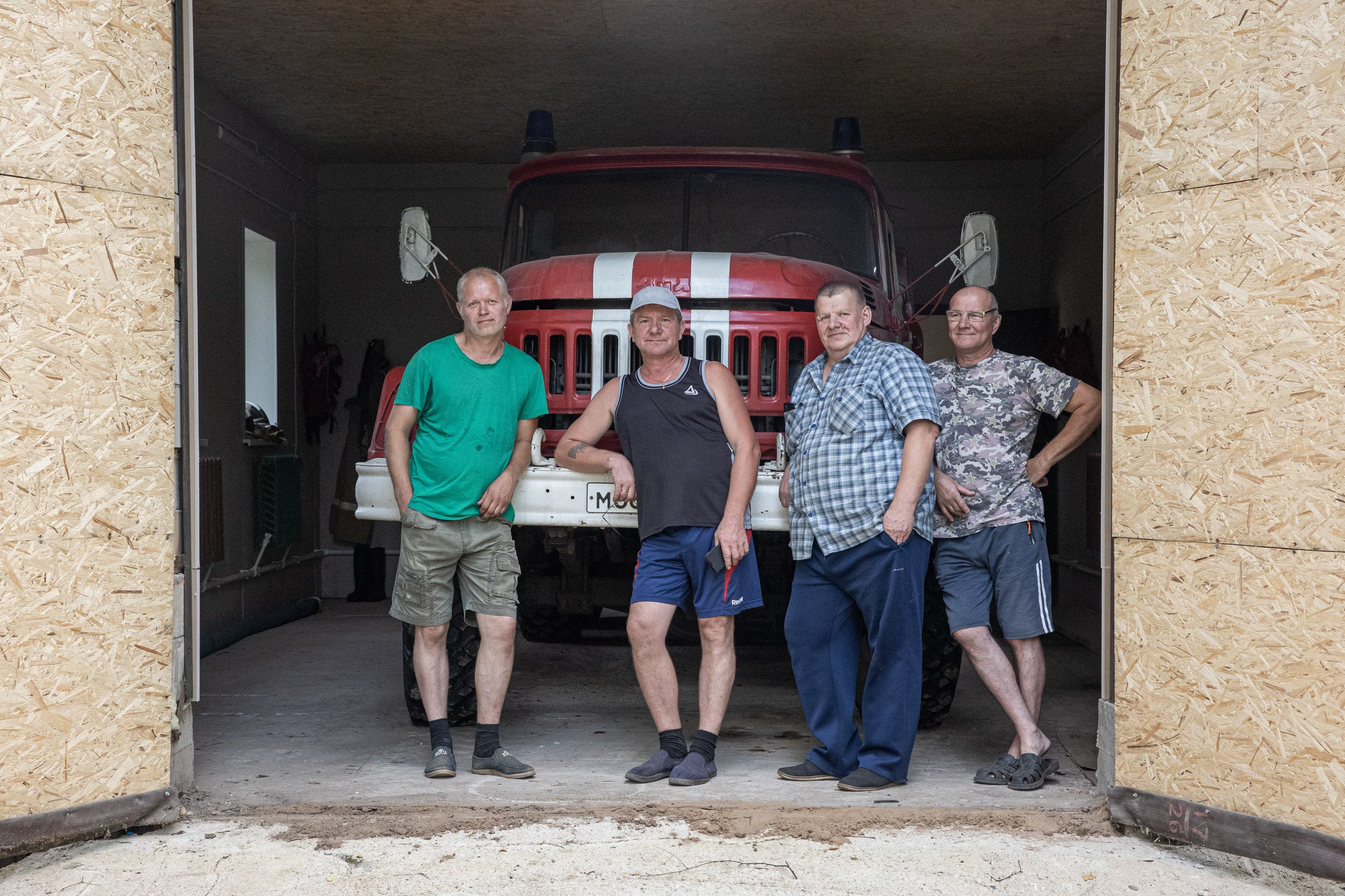 Добровольные пожарные. Yulia Nevskaya, documentary photographer and photojournalist