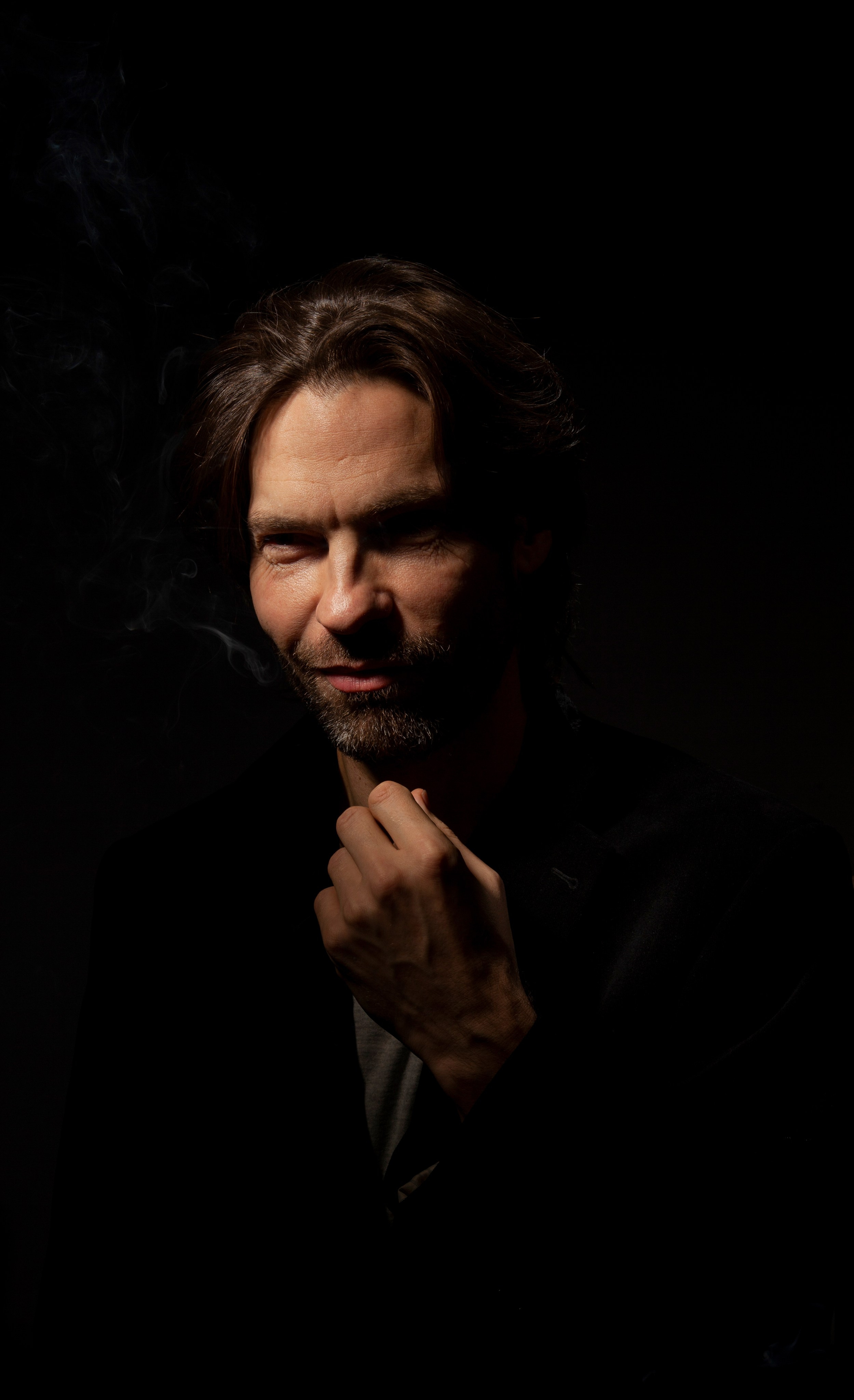 Мужской студийный портрет. Фотограф Лазарина Кучменова