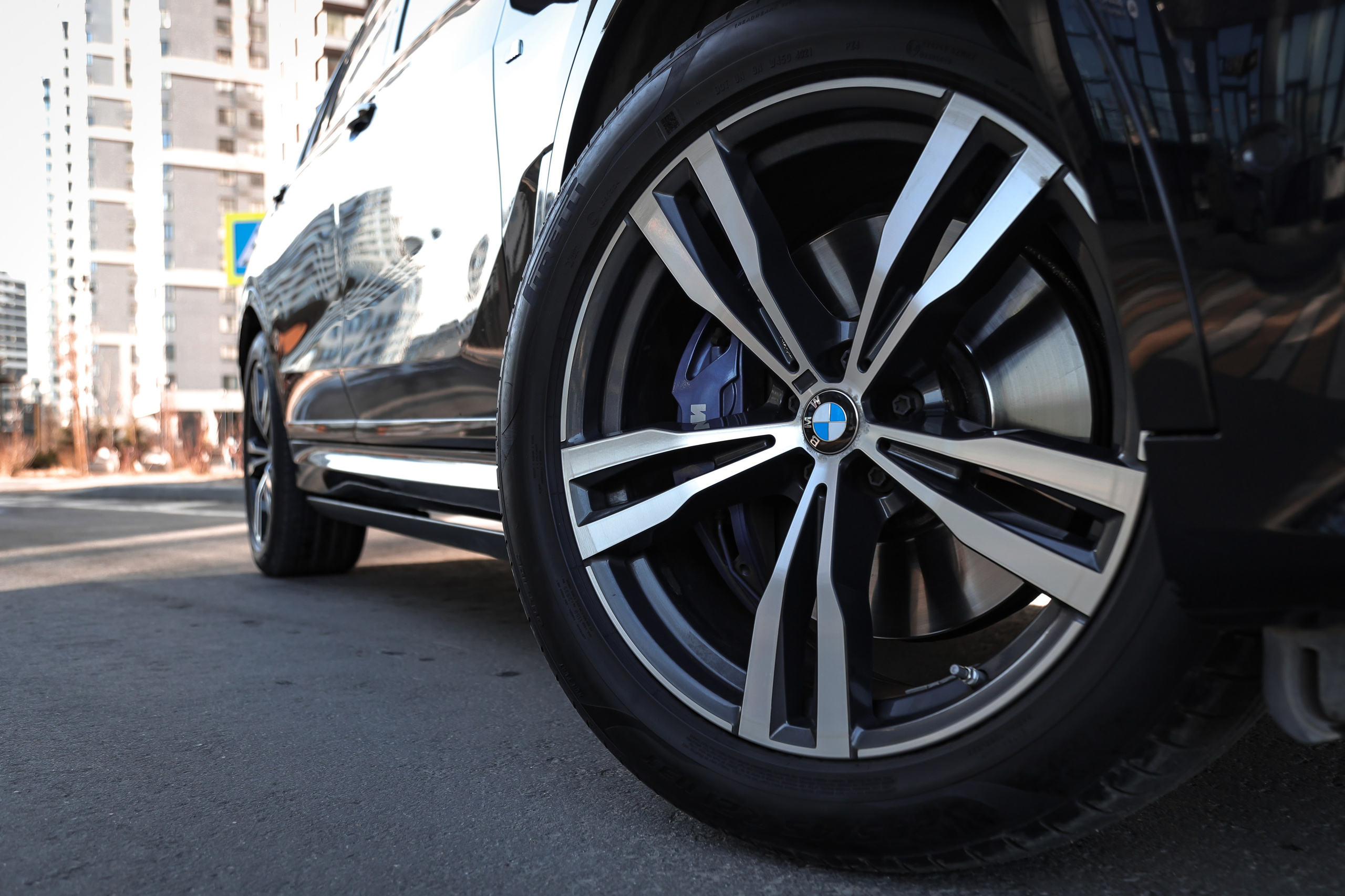 2020 BMW X7 XDrive 40i. Mixturecaptures