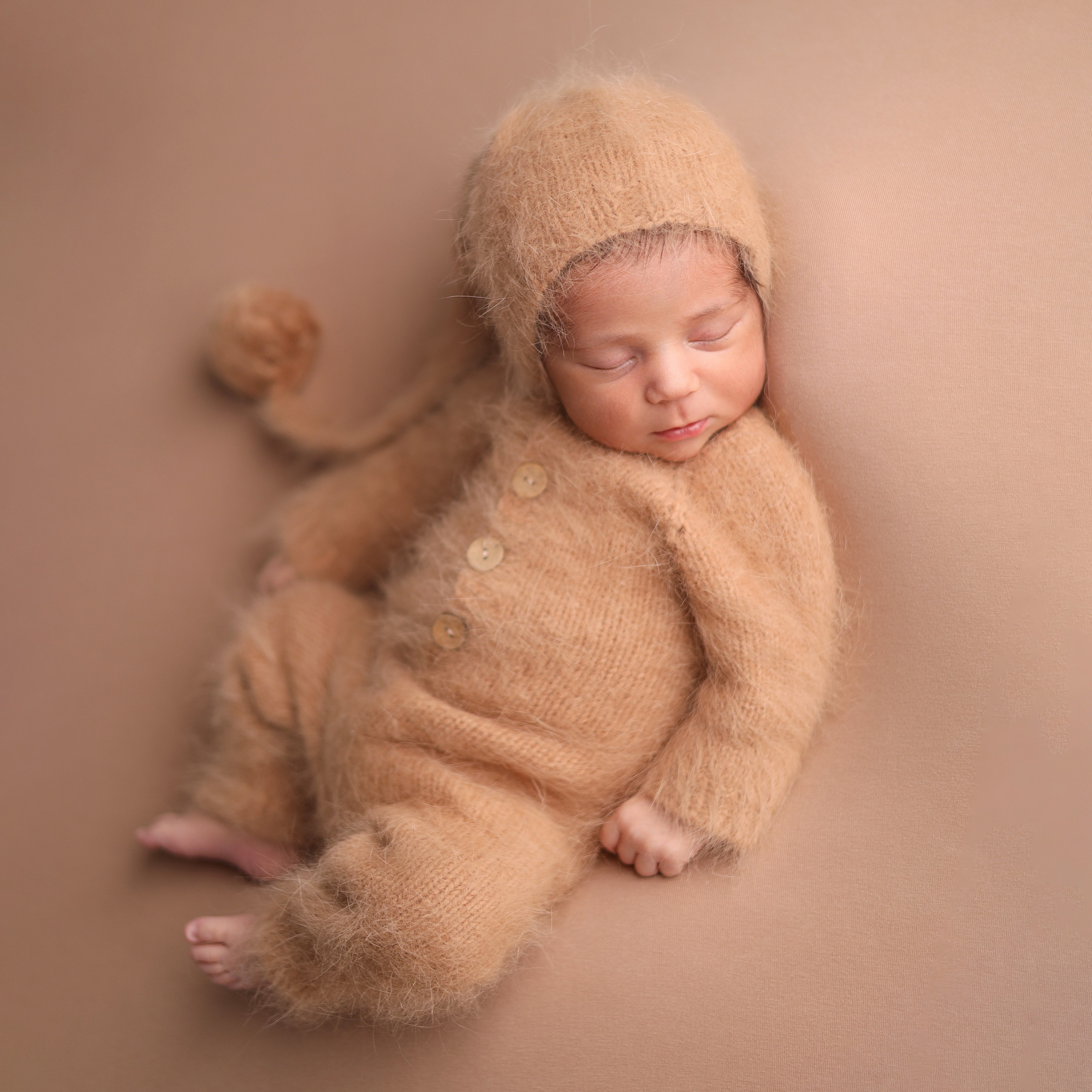 Каталог костюмчиков для новорожденных мальчиков. Фотограф новорожденных Москва. Ньюборн фотограф Москва