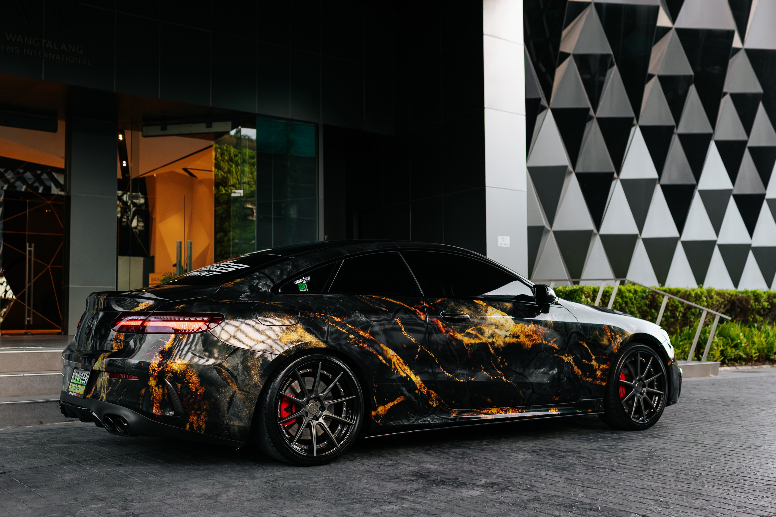 Mercedes Benz E 53. Фотограф в на Пхукете Сергей Войлоков