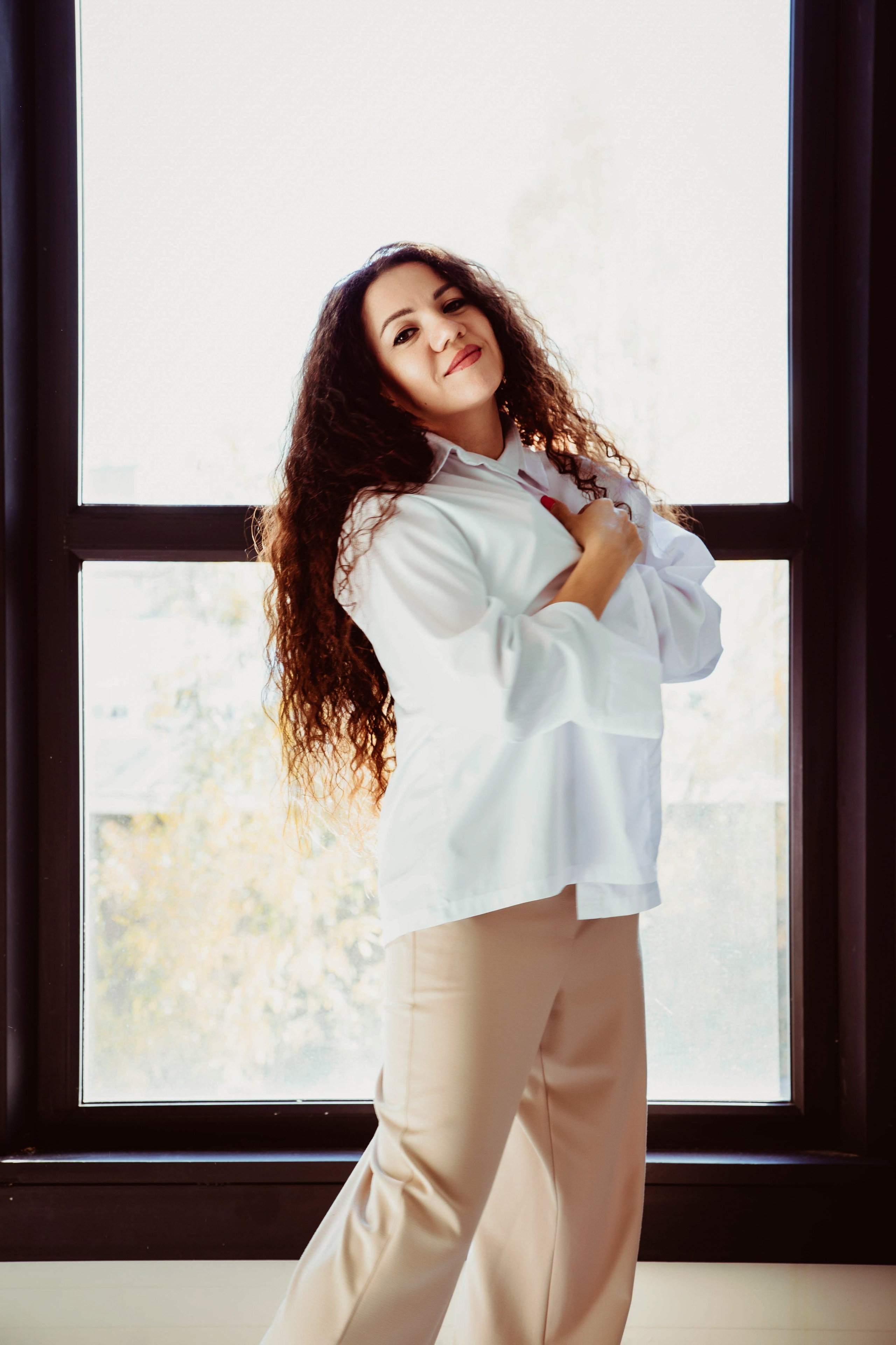 Женские портреты. Айсылу Счастливая — Фотограф | Ретушёр | Нейрокреатор