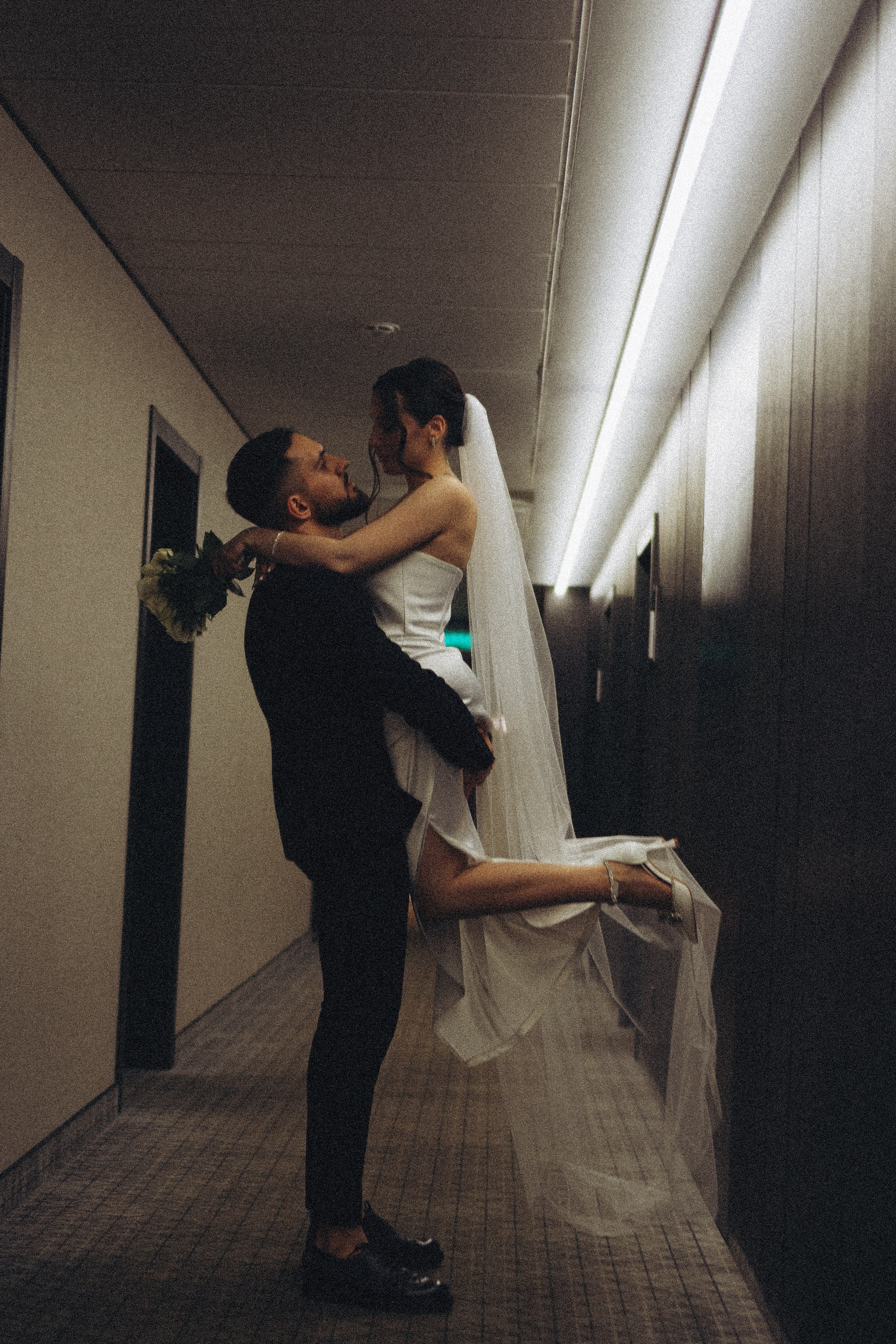 СВАДЕБНАЯ СЬЕМКА СБОРОВ ЖЕНИХА И НЕВЕСТЫ В ОТЕЛЕ И ТАКЖЕ ФОТОСЕССИИЯ В ОТЕЛЕЕ МЕГАПОЛИС БРЯНСК. Профессиональный фотограф, Санкт-Петербург — Виктория Богомолова