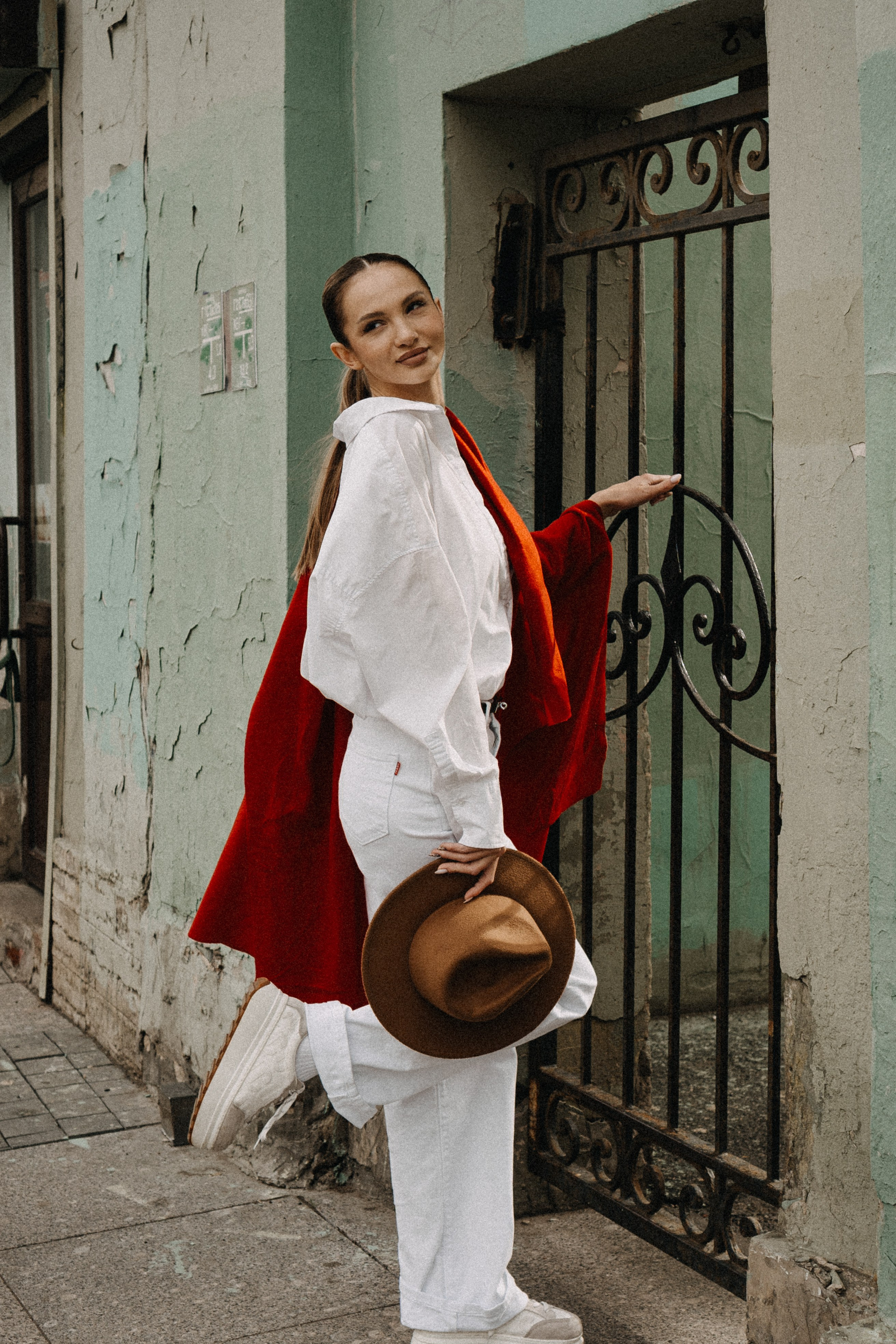 МЫ ГУЛЯЛИ ПРО КРЫШАМ ПИТЕРА. Профессиональный фотограф, Санкт-Петербург — Виктория Богомолова