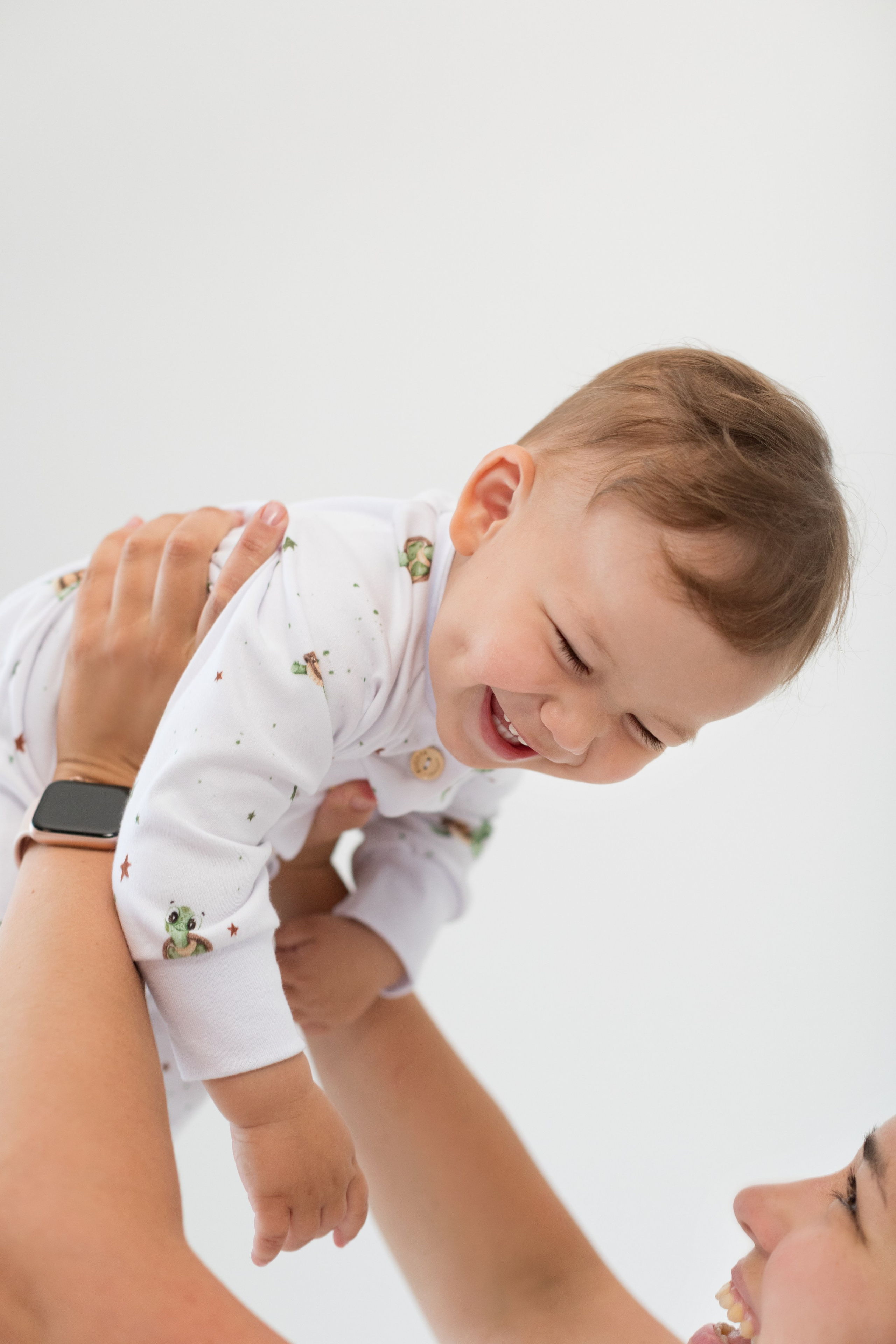 Фотосессия одежды для новорожденных детей. Детский и контент фотограф Надя Волкова Санкт-Петербург