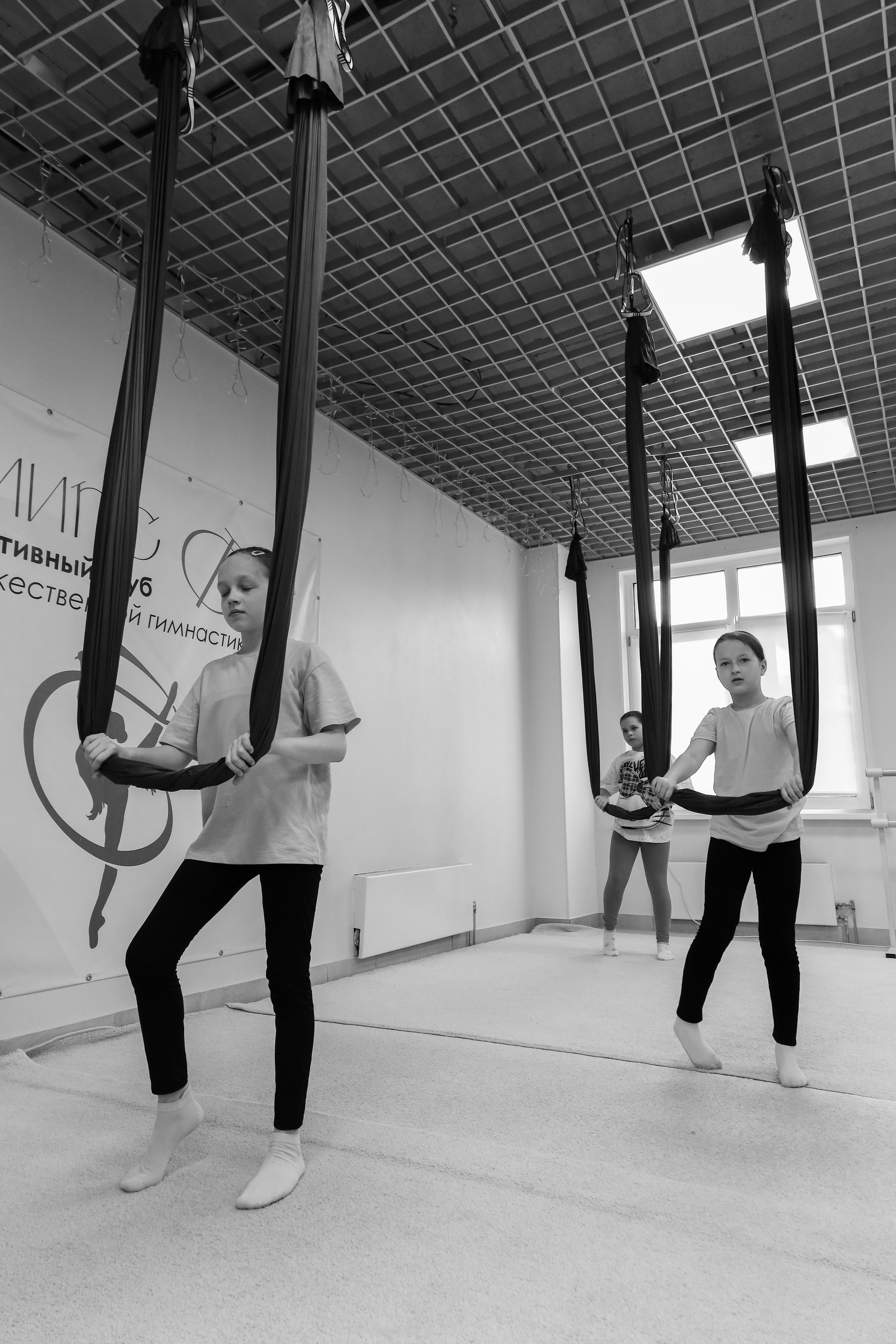 Детская аэройога. Фотограф Надршина Лилия