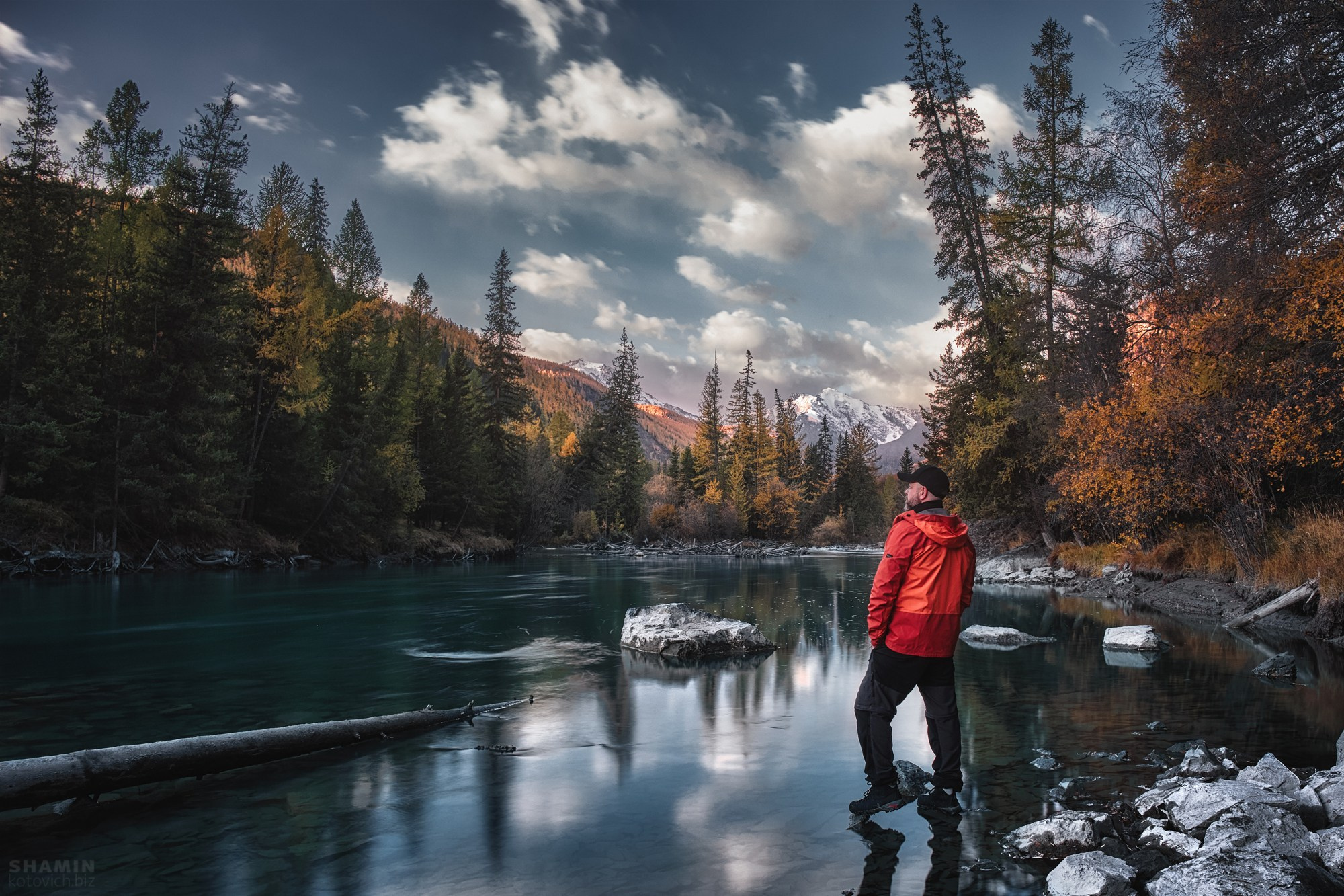 Алтай — пейзажная фотография Константина Шамина. Горы, реки и долины Алтая, природный свет, аэрофотосъёмка и классические пейзажи России.
