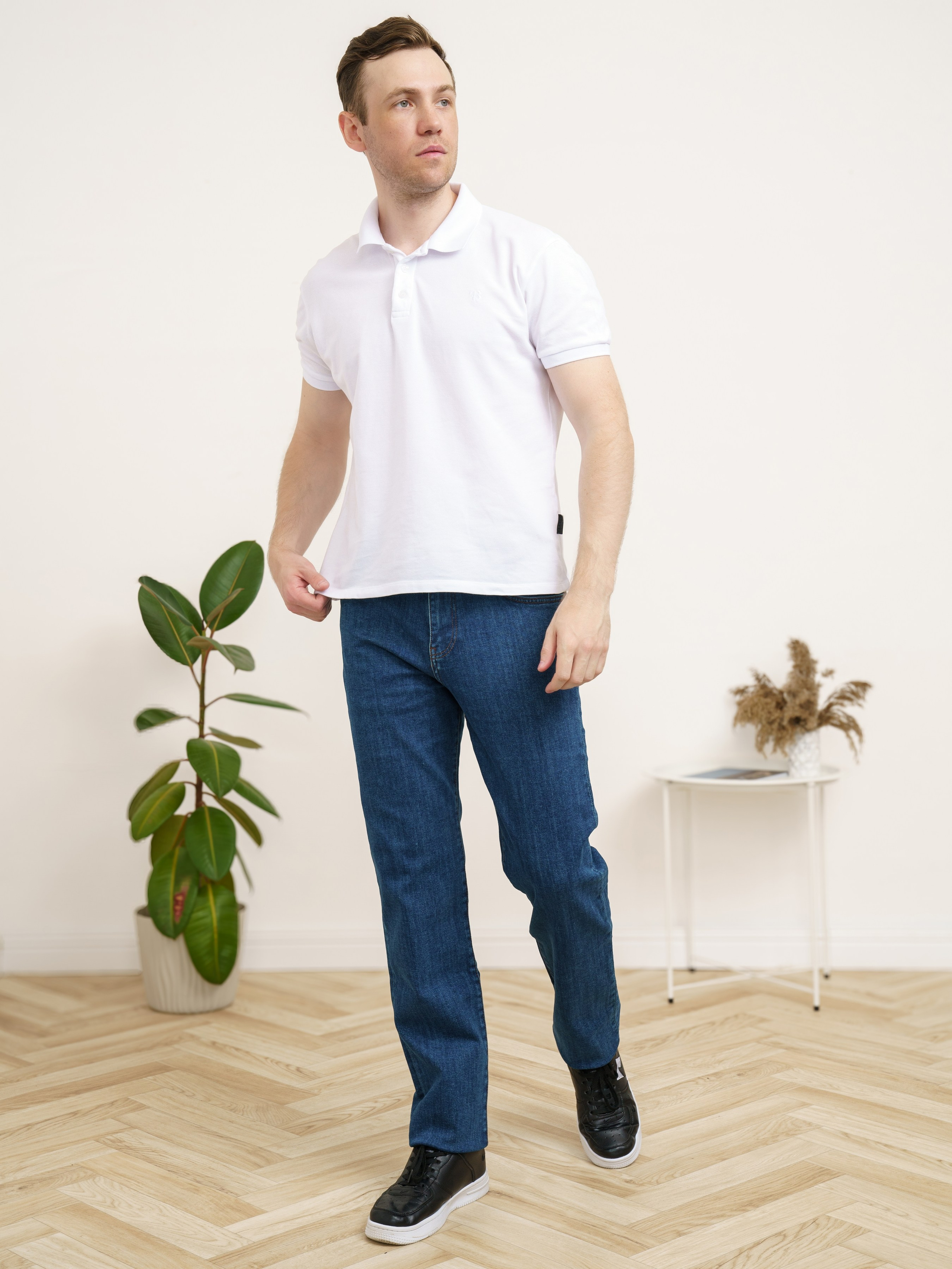 Джинсы, модель Алексей. KED Production — продакшн из СПб. Создаём фото, видео и контент, который помогает брендам и селлерам продавать больше