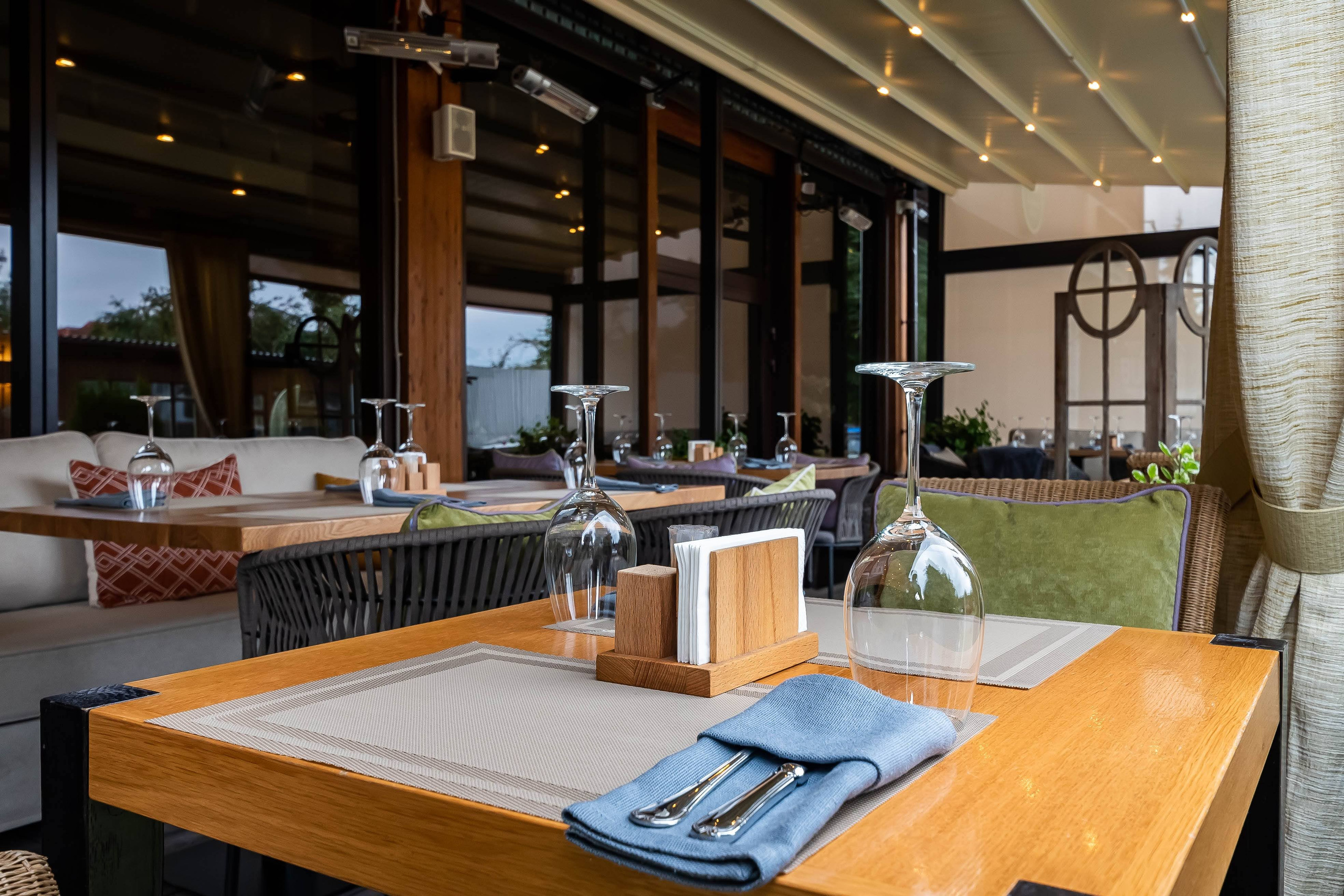 Интерьерный фотограф Озеров Денис, фотосъёмка для Zoon, Интерьерная фотосъёмка Ресторанов, Кафе, Баров, Лофт. г. Москва и Московская область. Интерьерный & Репортажный фотограф Озеров Денис, г. Москва