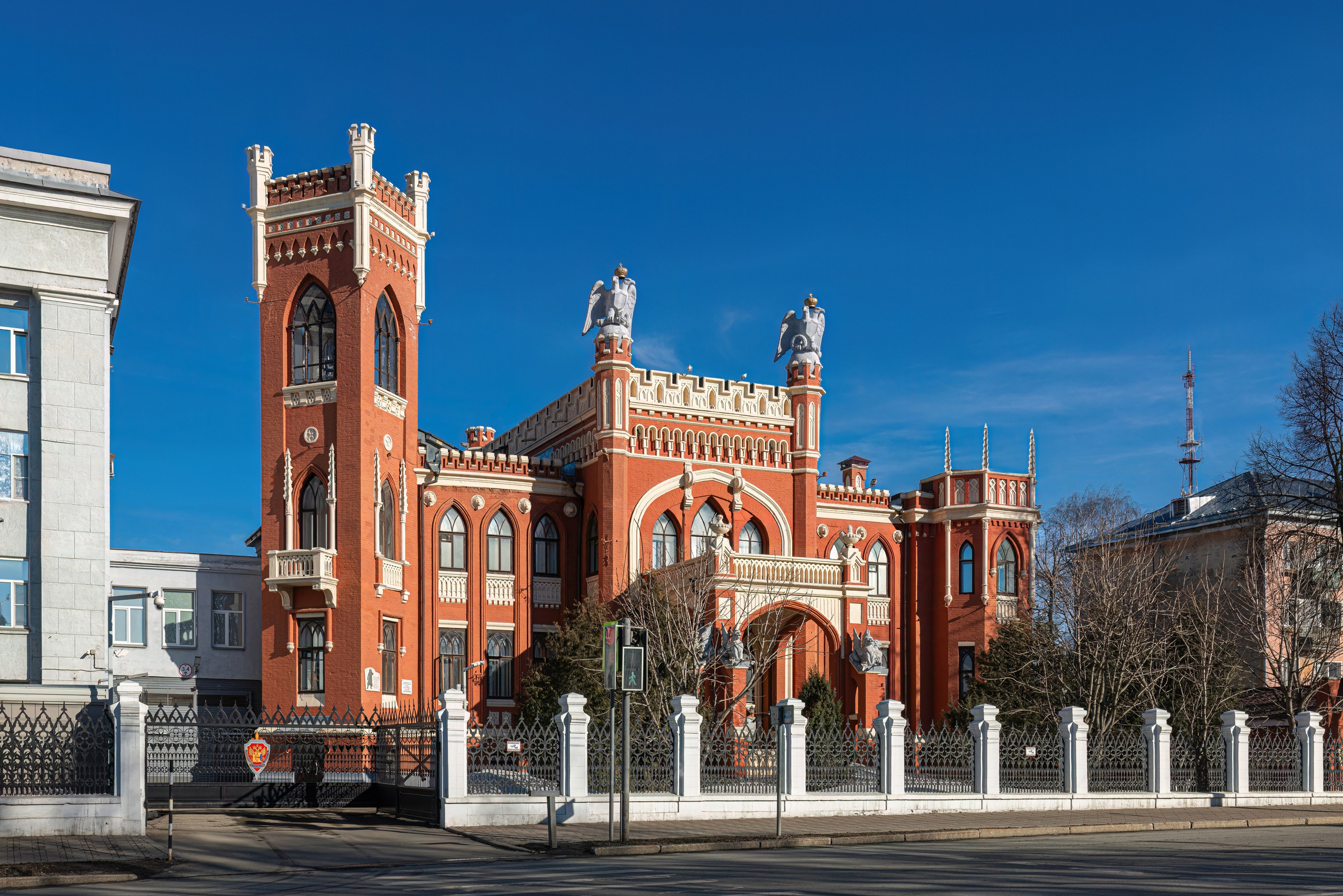 Красный замок Тихона Булычева на Вятке. Архитектор Чарушин И.А. Иван Благушин. Интерьерный и архитектурный фотограф в Москве и Санкт-Петербурге