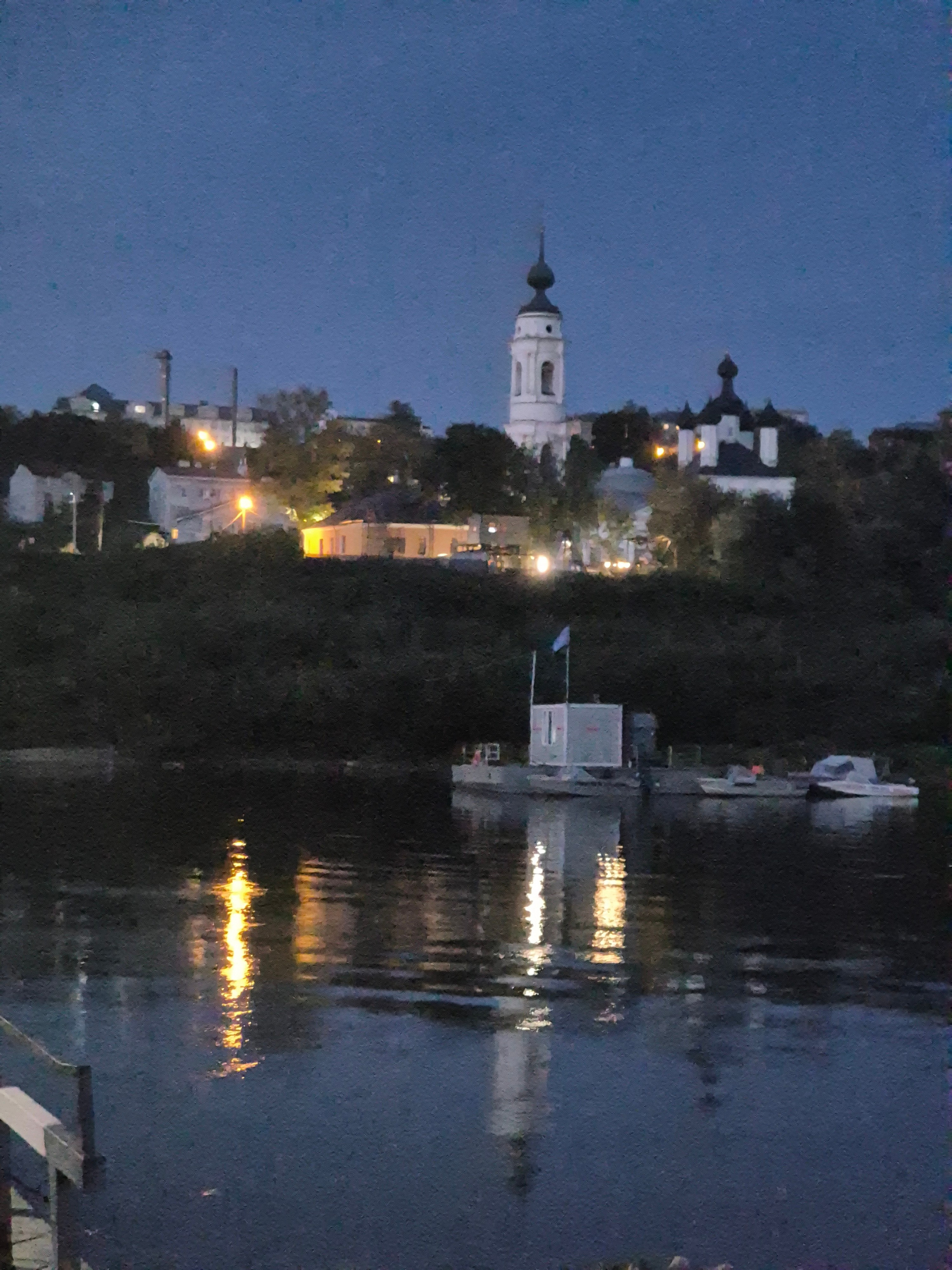 Троицкий собор и река Ока