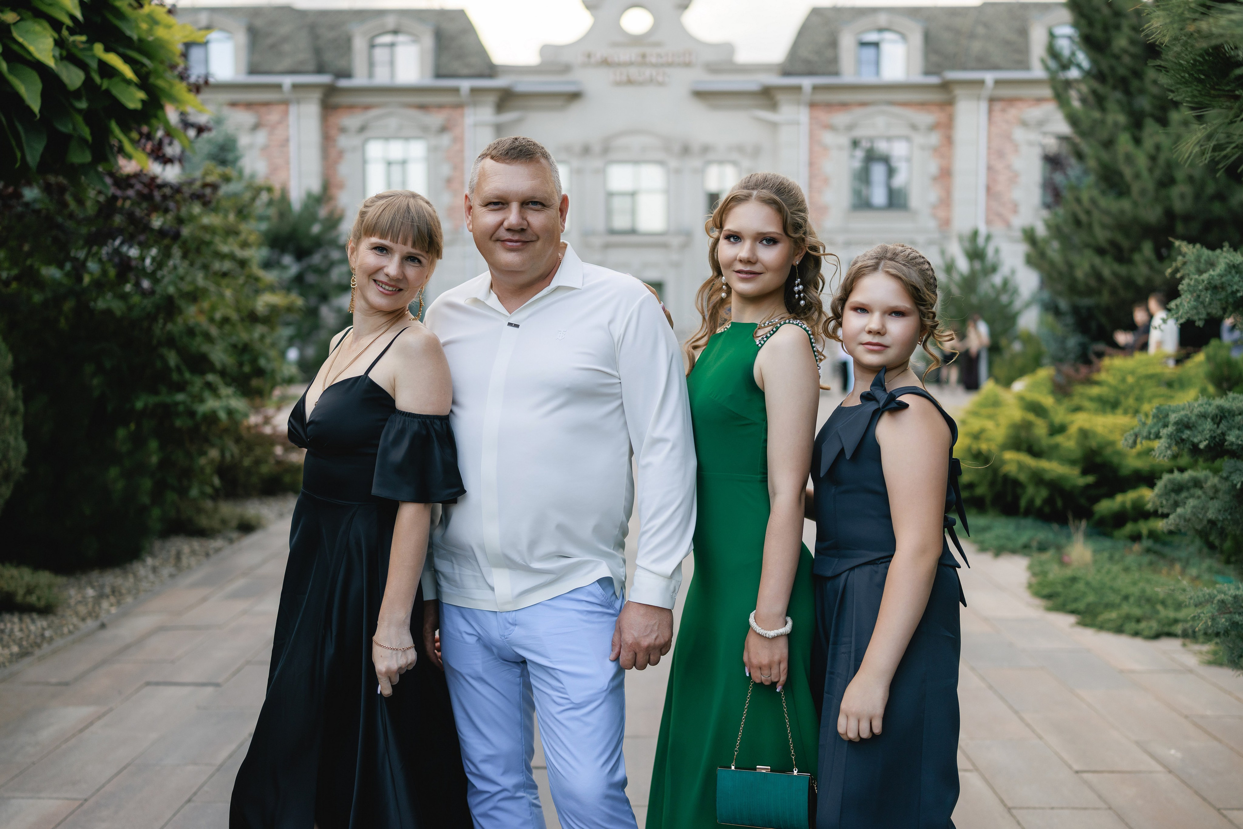 Выпускной в Графском парке. Фотограф Олег Сотник