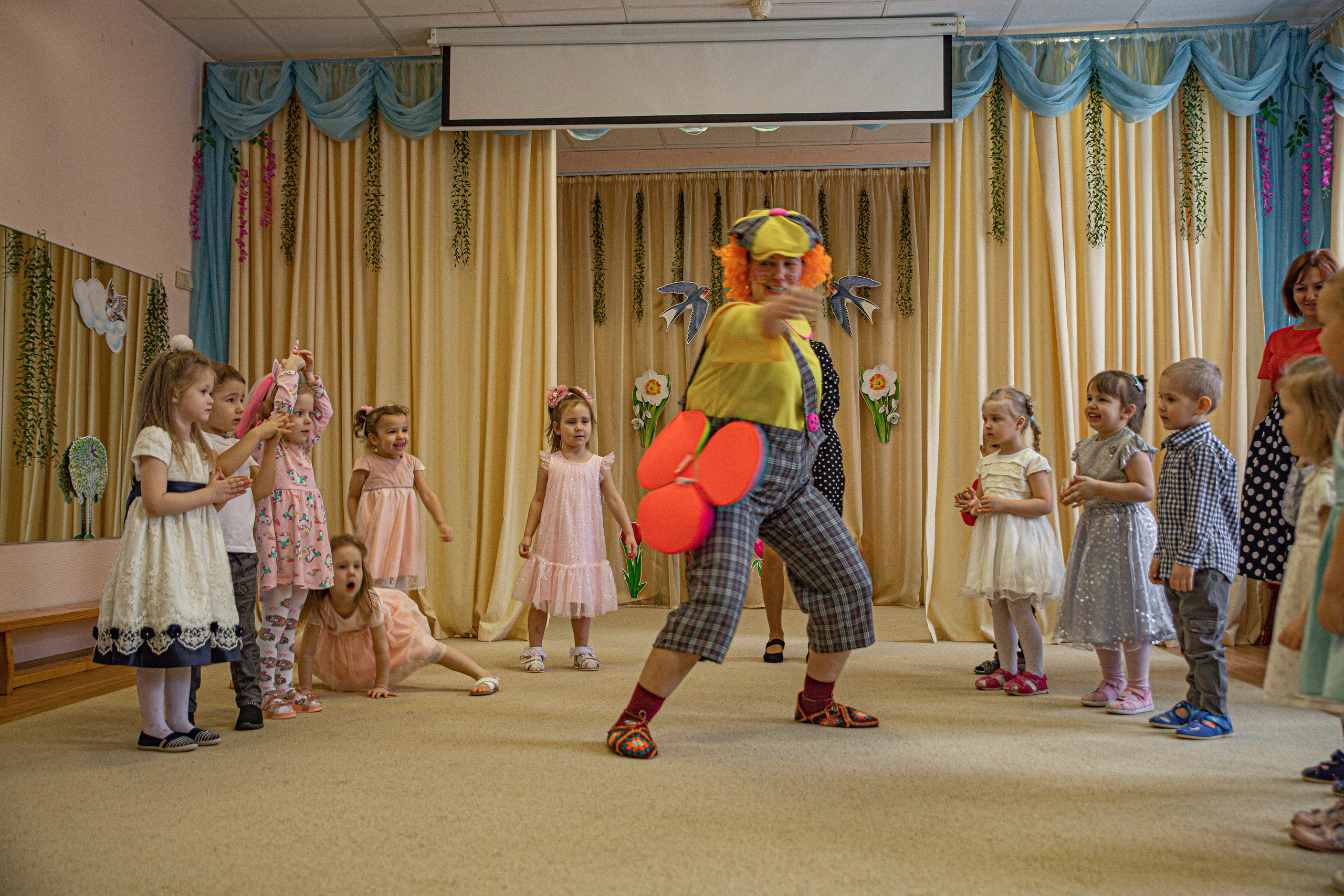 Утренник в детском саду. Семейный свадебный интерьерный фотограф Тверь Санкт- Марина Свистунова