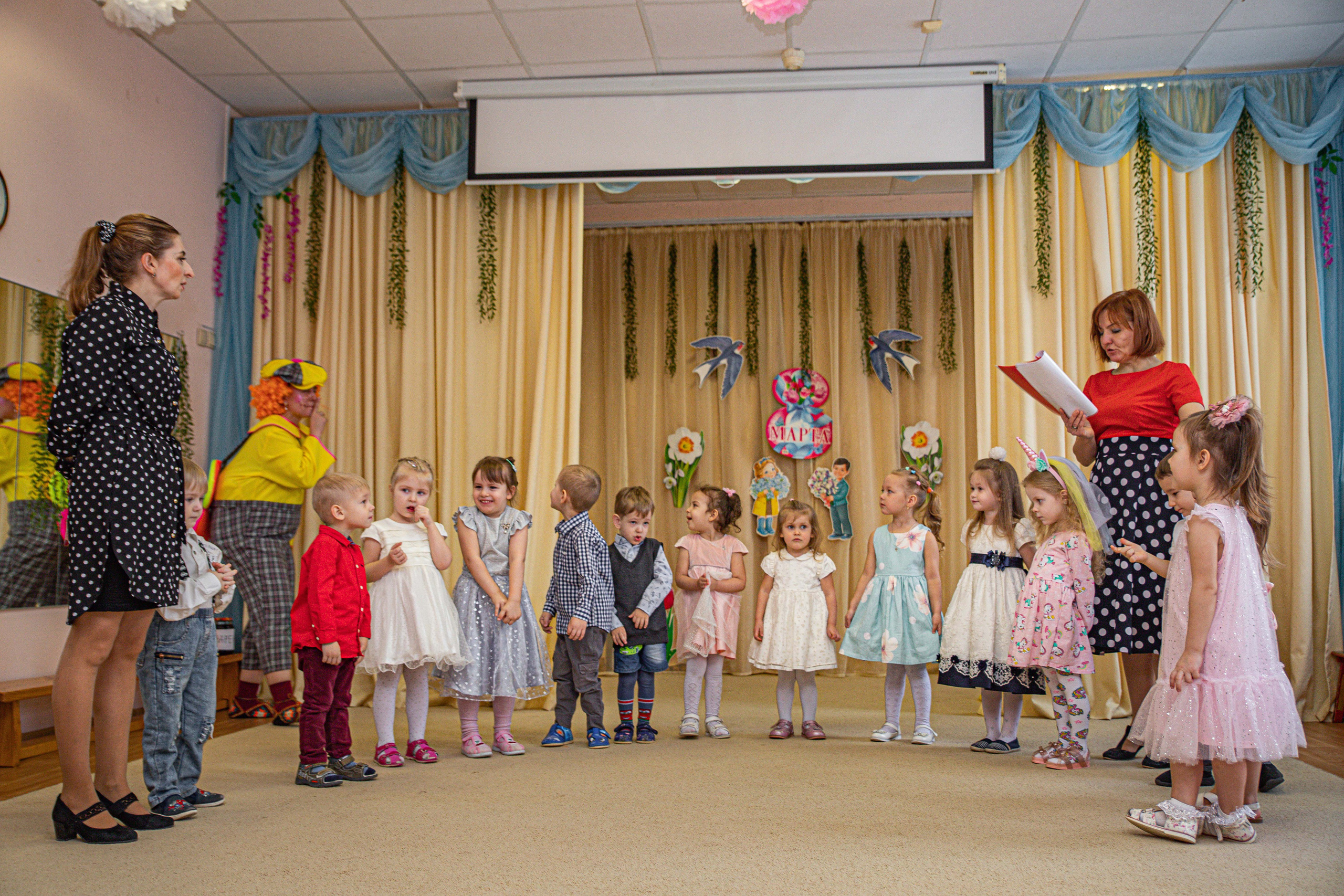 Утренник в детском саду. Семейный свадебный интерьерный фотограф Тверь Санкт- Марина Свистунова