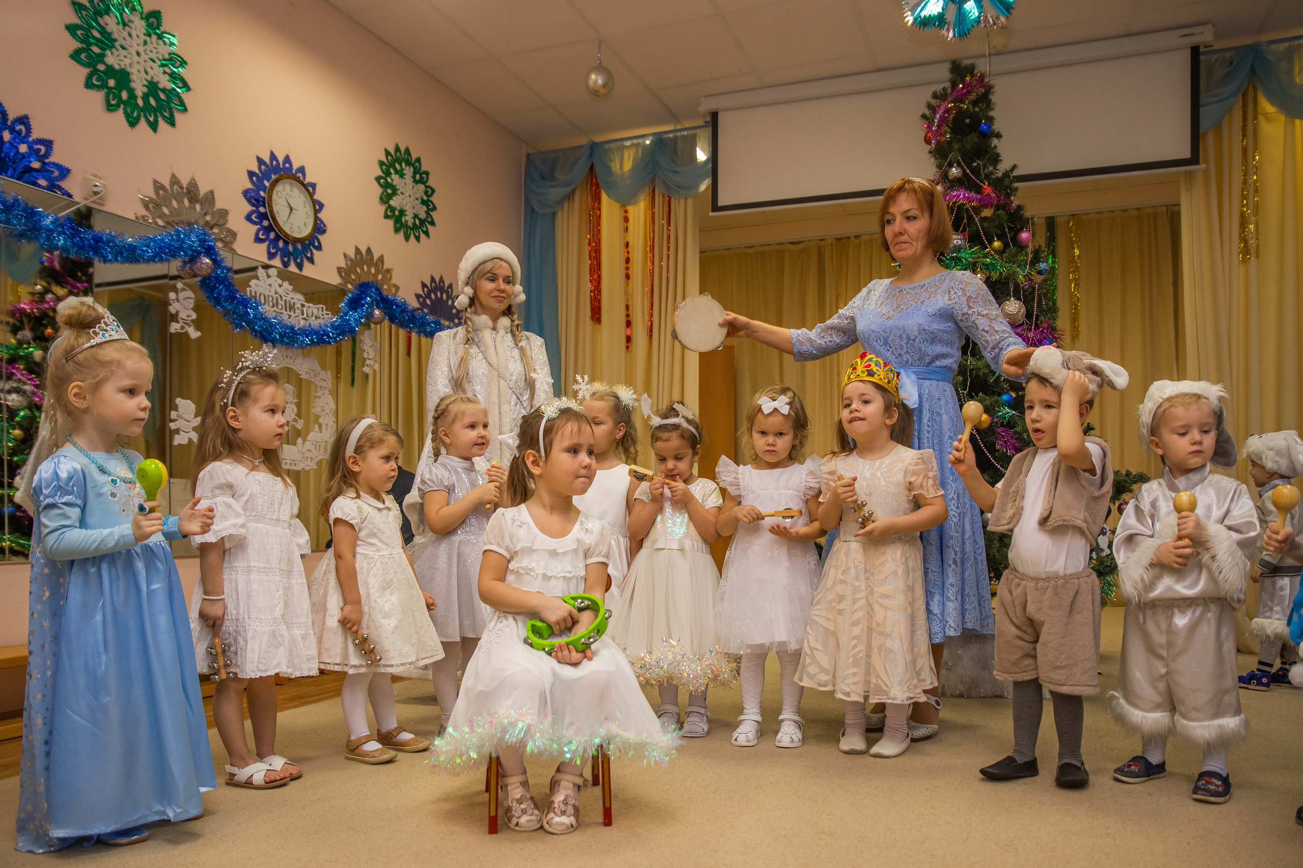 Утренник в детском саду. Семейный свадебный интерьерный фотограф Тверь Санкт- Марина Свистунова