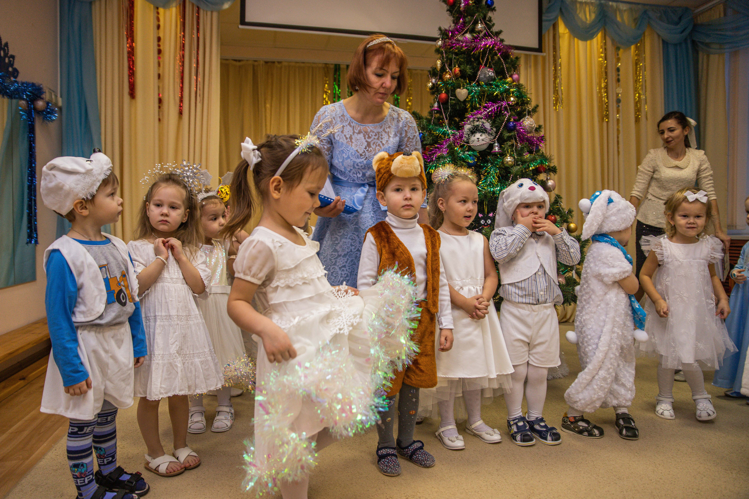 Утренник в детском саду. Семейный свадебный интерьерный фотограф Тверь Санкт- Марина Свистунова