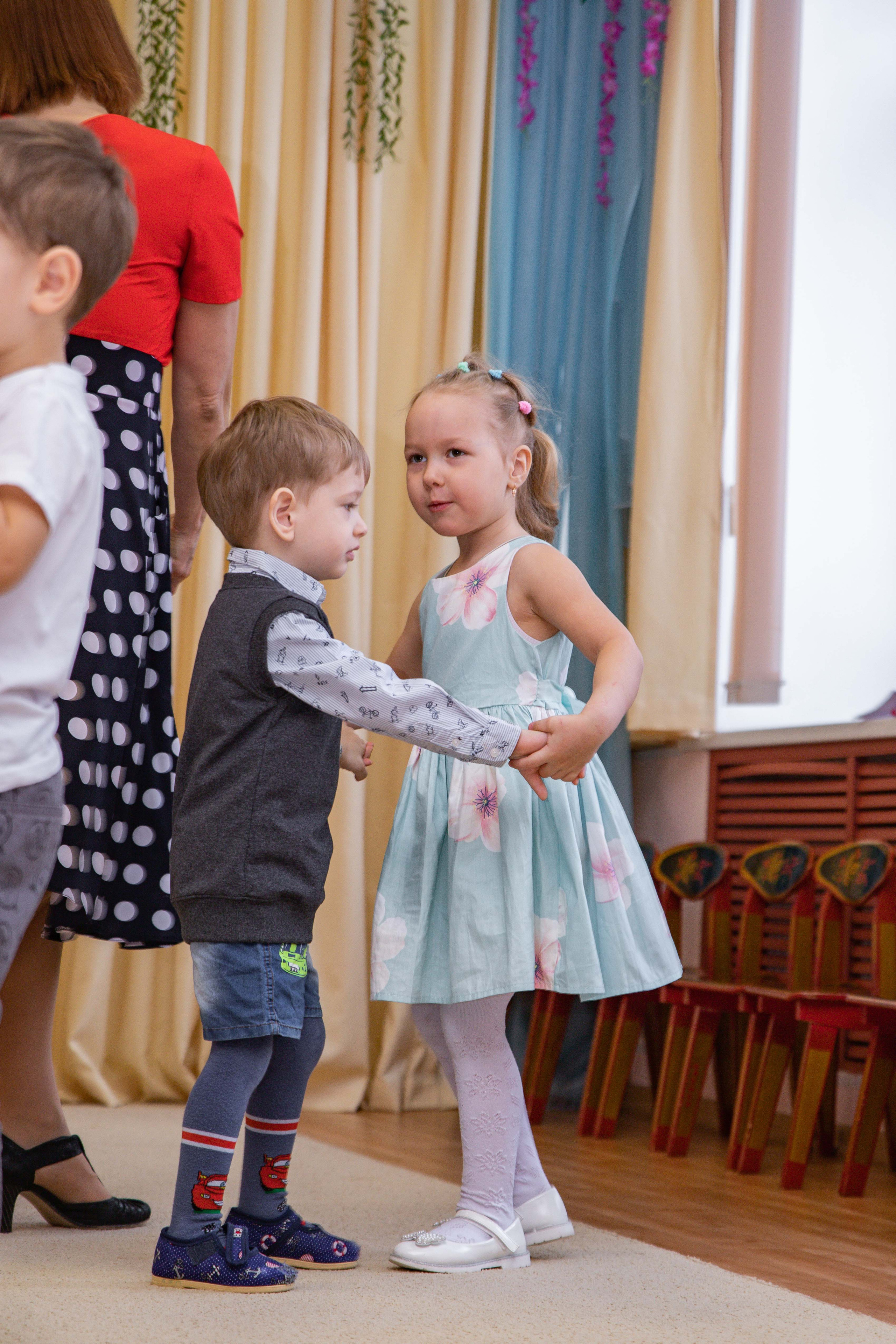 Утренник в детском саду. Семейный свадебный интерьерный фотограф Тверь Санкт- Марина Свистунова