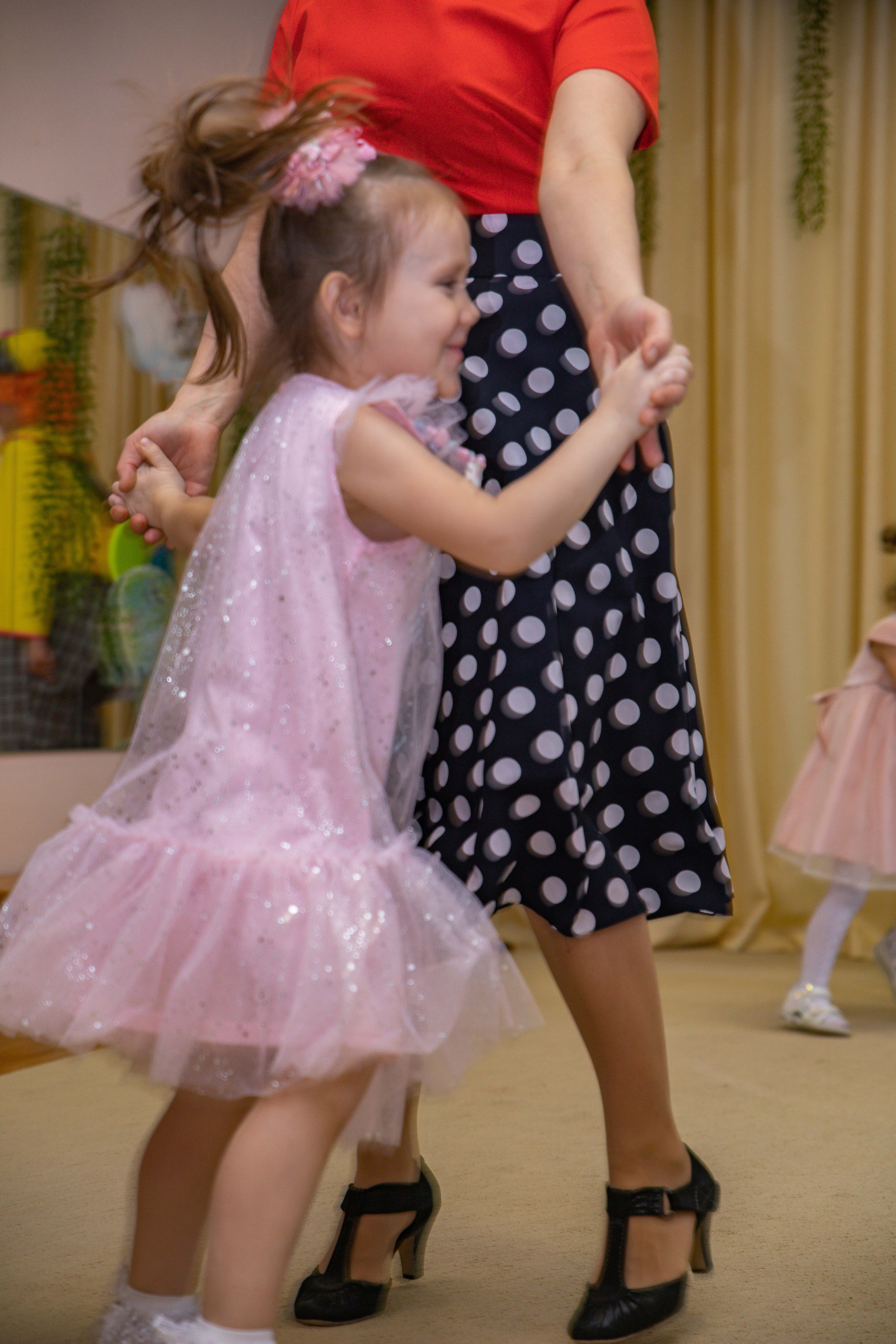 Утренник в детском саду. Семейный свадебный интерьерный фотограф Тверь Санкт- Марина Свистунова