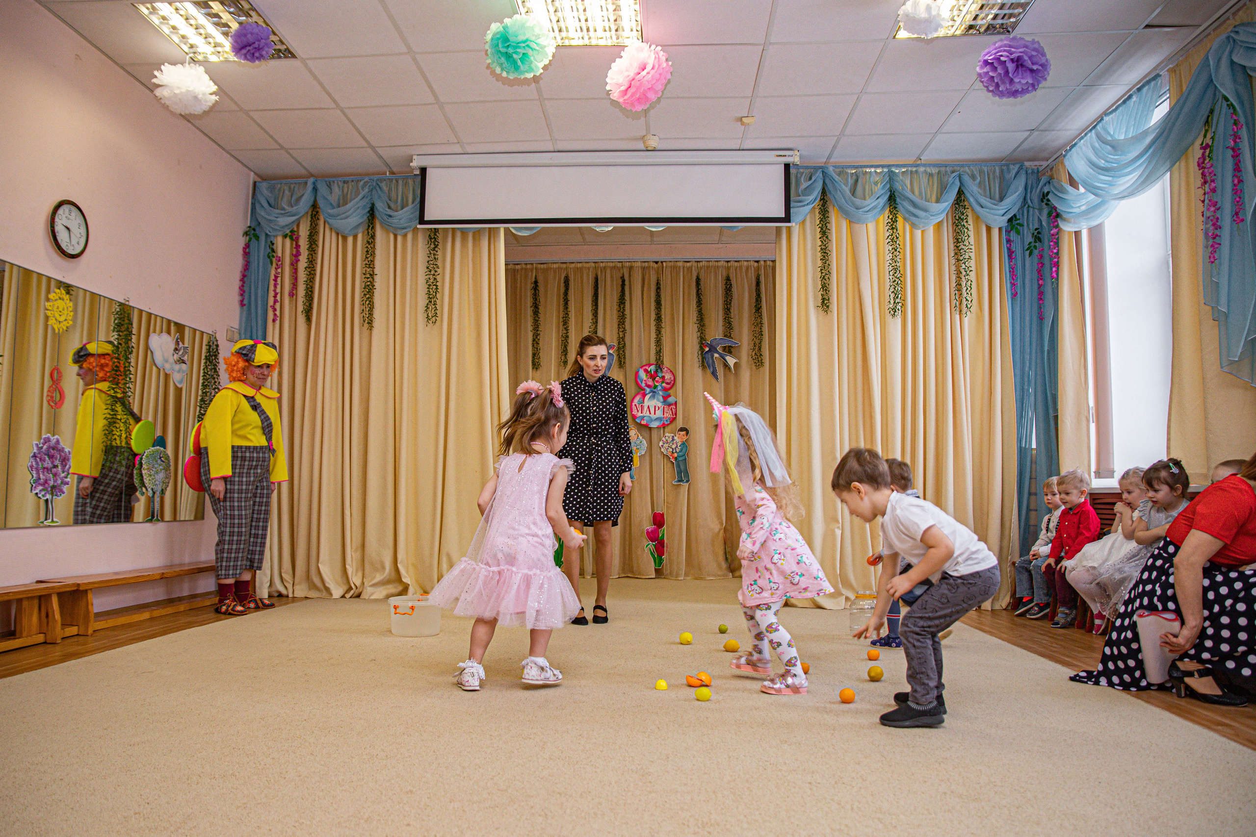 Утренник в детском саду. Семейный свадебный интерьерный фотограф Тверь Санкт- Марина Свистунова