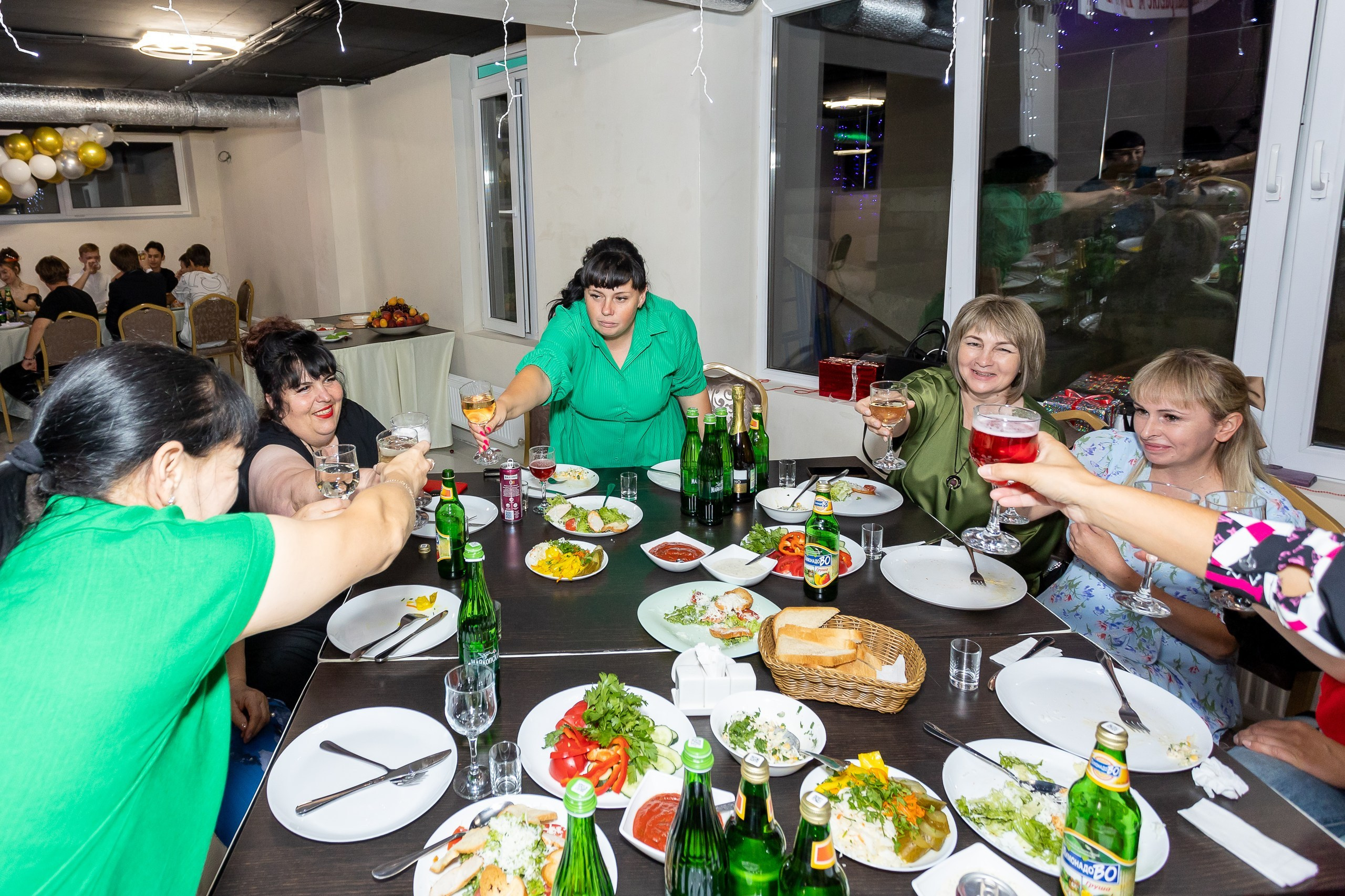 Вручение аттестата и выпускной вечер. Выпускные альбомы Майкоп, Краснодар Елена Золотарева