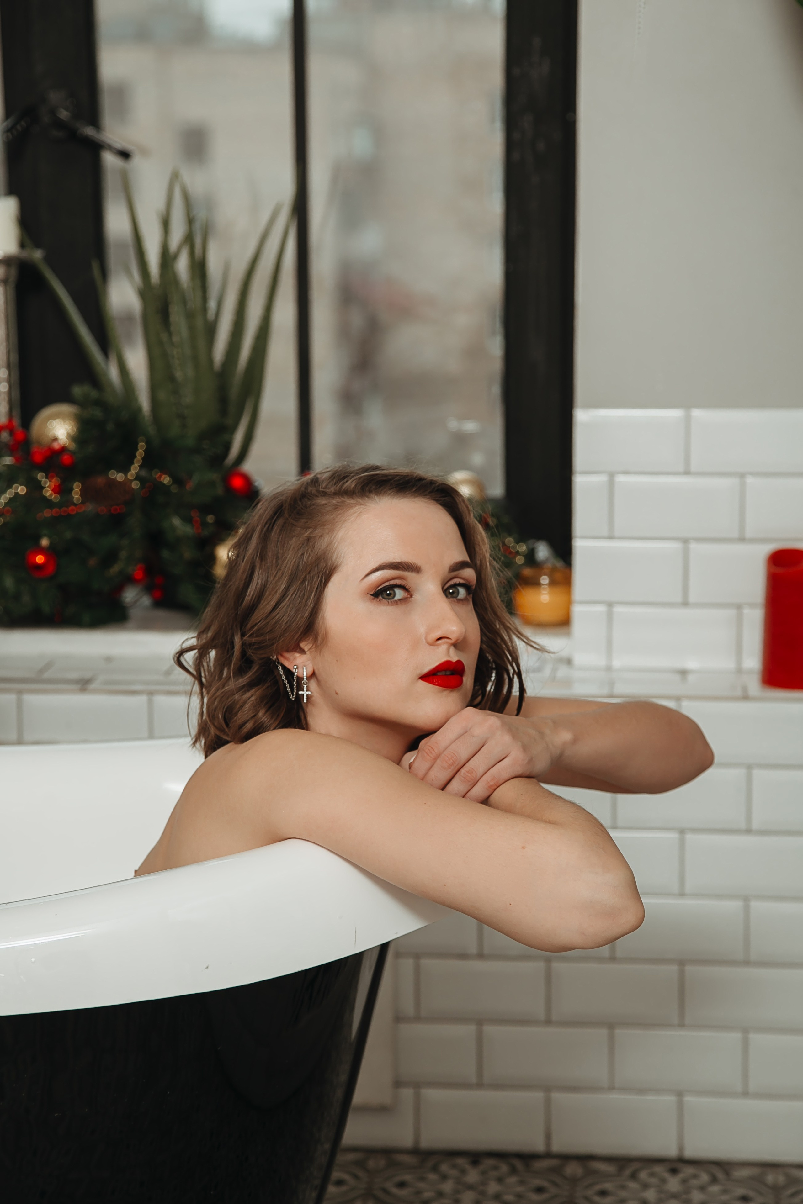 Где сделать красивую новогоднюю фотосессию в Москве, Мой личный рейтинг студий для праздничных съёмок, Фотостудии с атмосферой уюта и волшебства, Необычные локации для креативных новогодних кадров, Как выбрать студию под ваш стиль и настроение, новогодняя фотосессия в Москве, фотостудия для новогодней съёмки, лучшие фотостудии Москвы, новогодние фотостудии Москва, где сделать новогодние фото, фотостудии для бренд-съёмки, фотосессия в новогодней студии, идеи для новогодней фотосессии, бренд-фотограф Москва, фотосессия в студии Москва, rina_sphoto, Катерина Сысуева, Рина Сысуева, фотограф в Москве, бренд-фотограф для экспертов