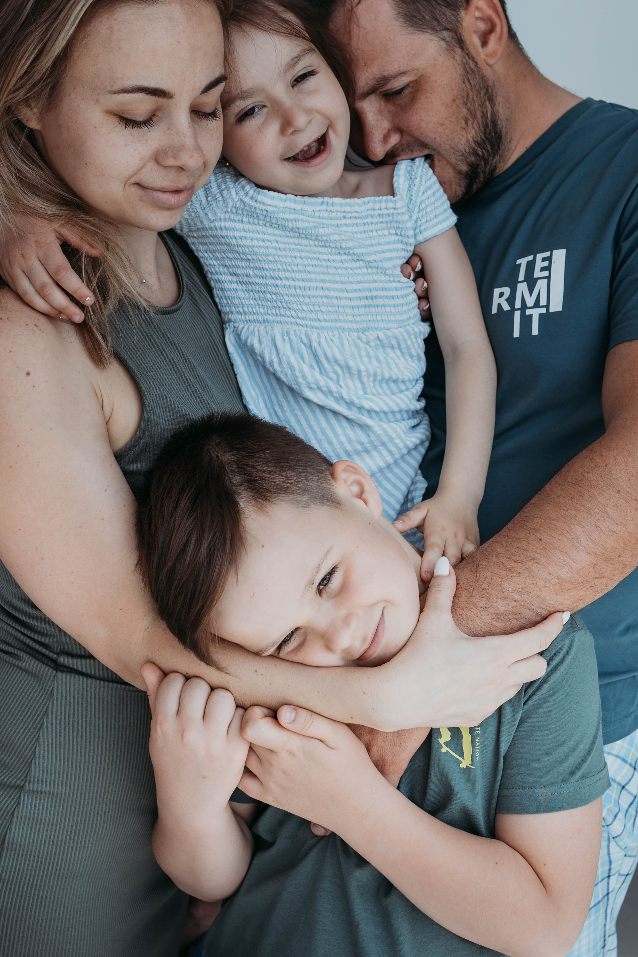 Оксана и Денис, их дети и хомячки. Семейный и контент фотограф в Москве и Троицке Горелова Лизавета