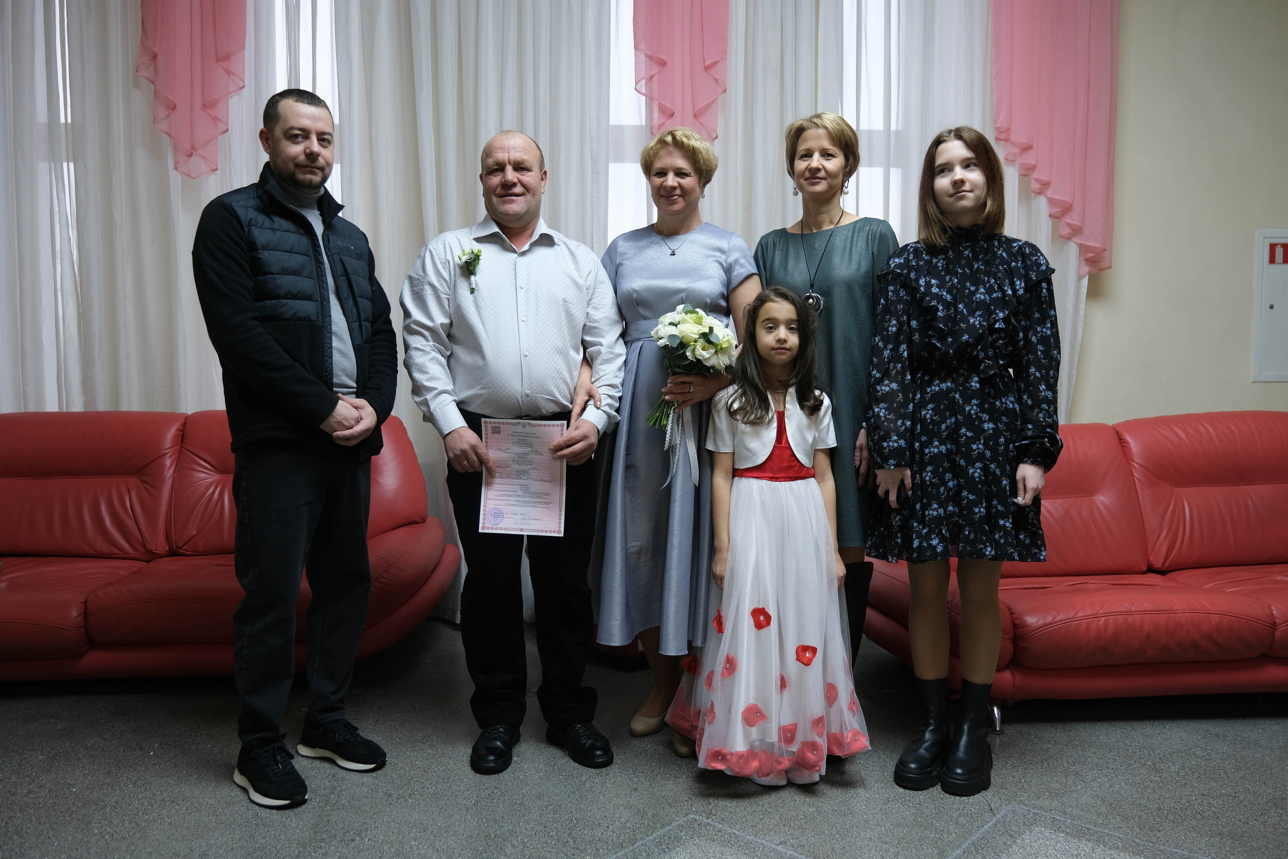 Сергей и Светлана. Регистрация в ЗАГСе. Свадебный фотограф в Челябинске Сырчикова Наталья