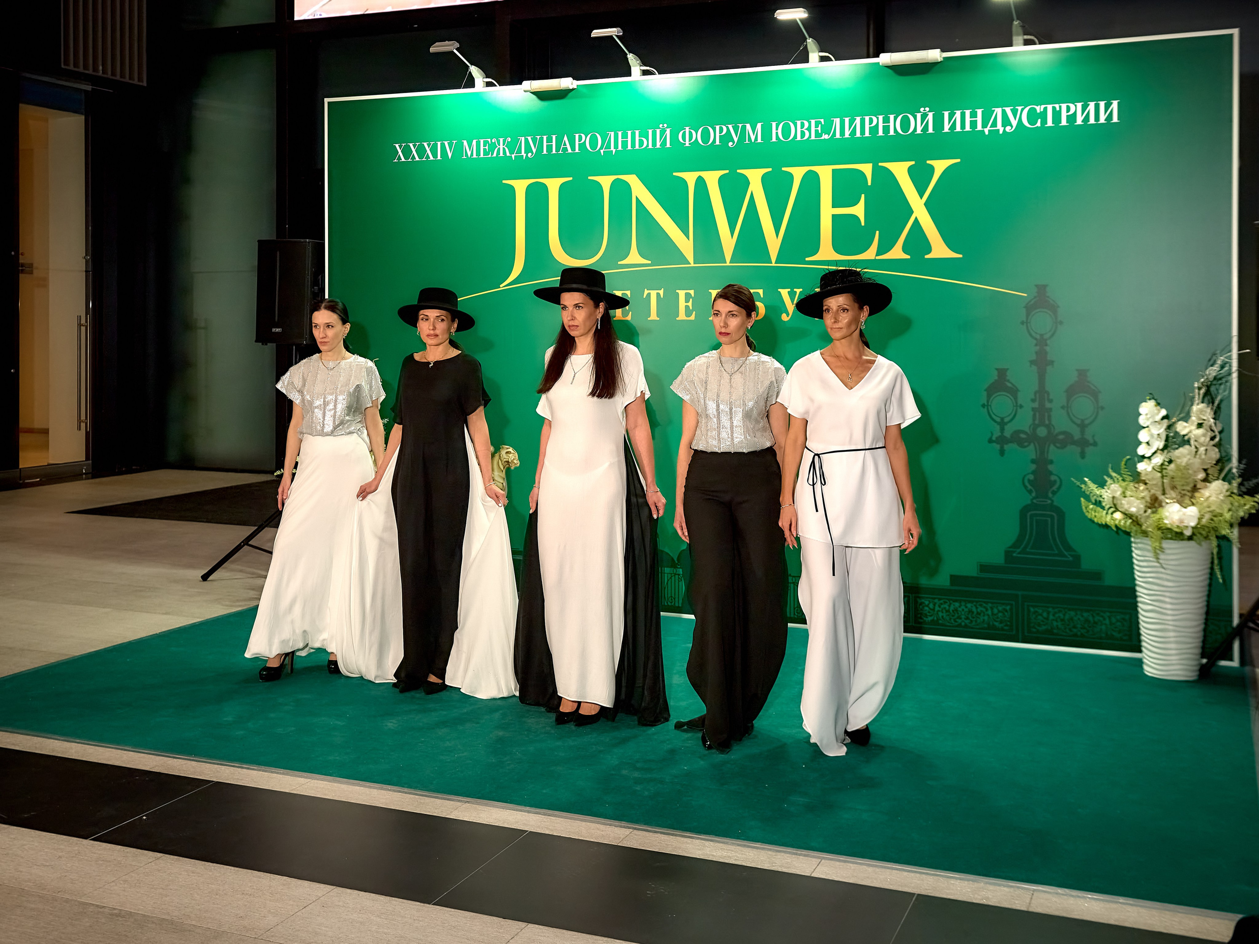 Ювелирная выставка | Экспофорум. Свадебный фотограф, видеограф, рилсмейкер в Санкт-Петербурге и Москве