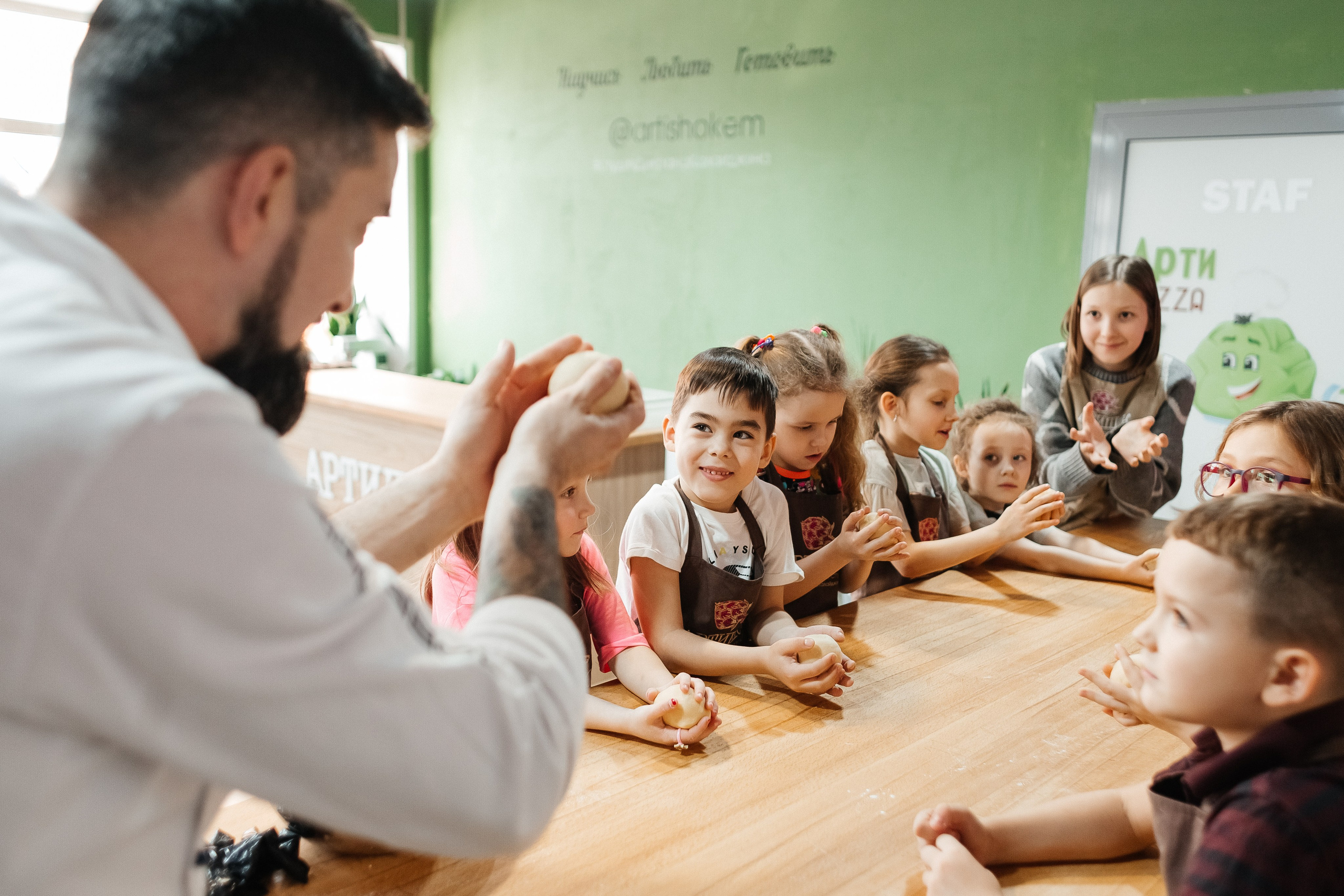 Детский мастер-класс в «АРТиШОК». Фотограф Кемерово | Сергей