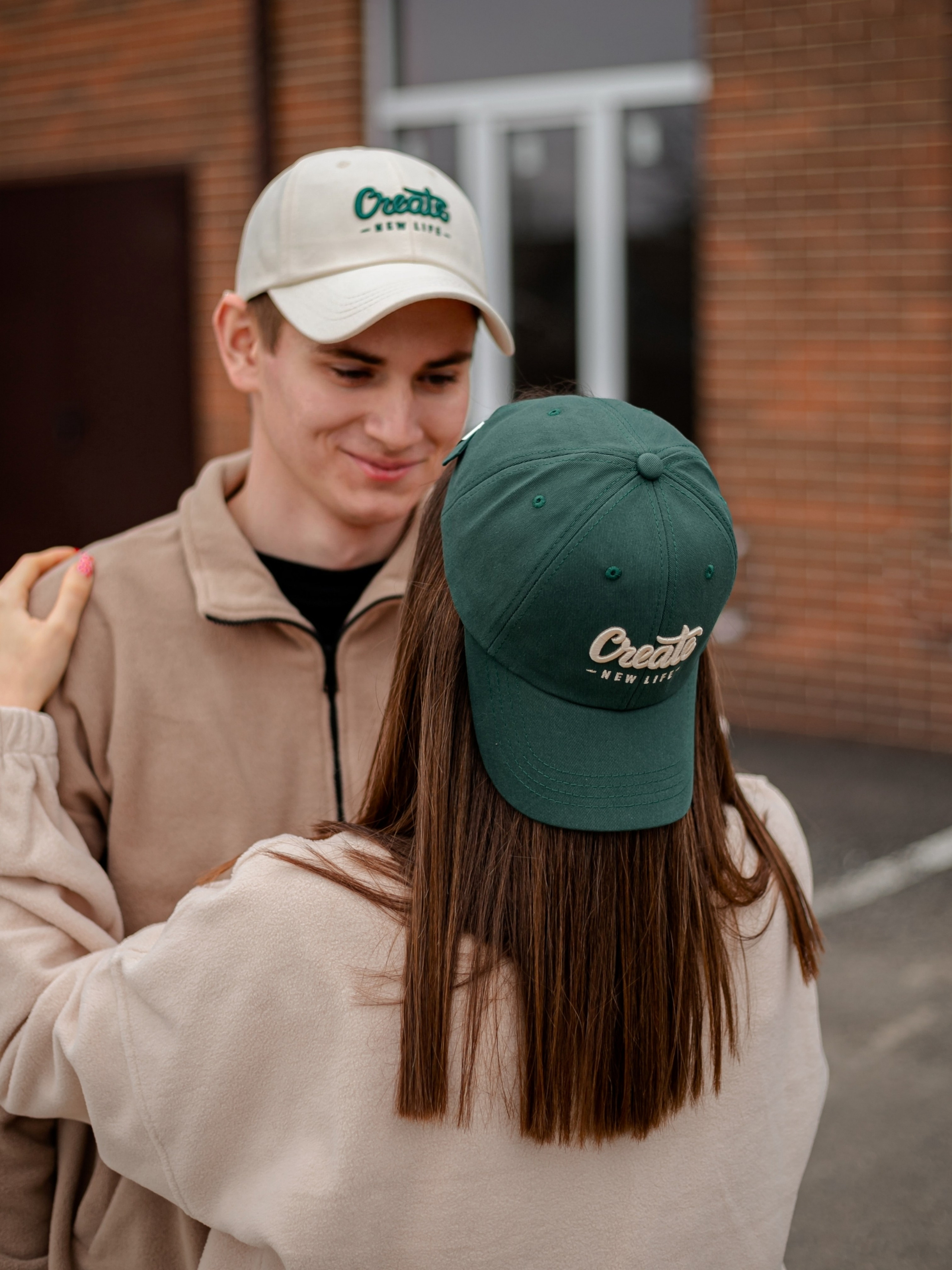 Бейсболки на моделях. Фотограф Неверова Катерина