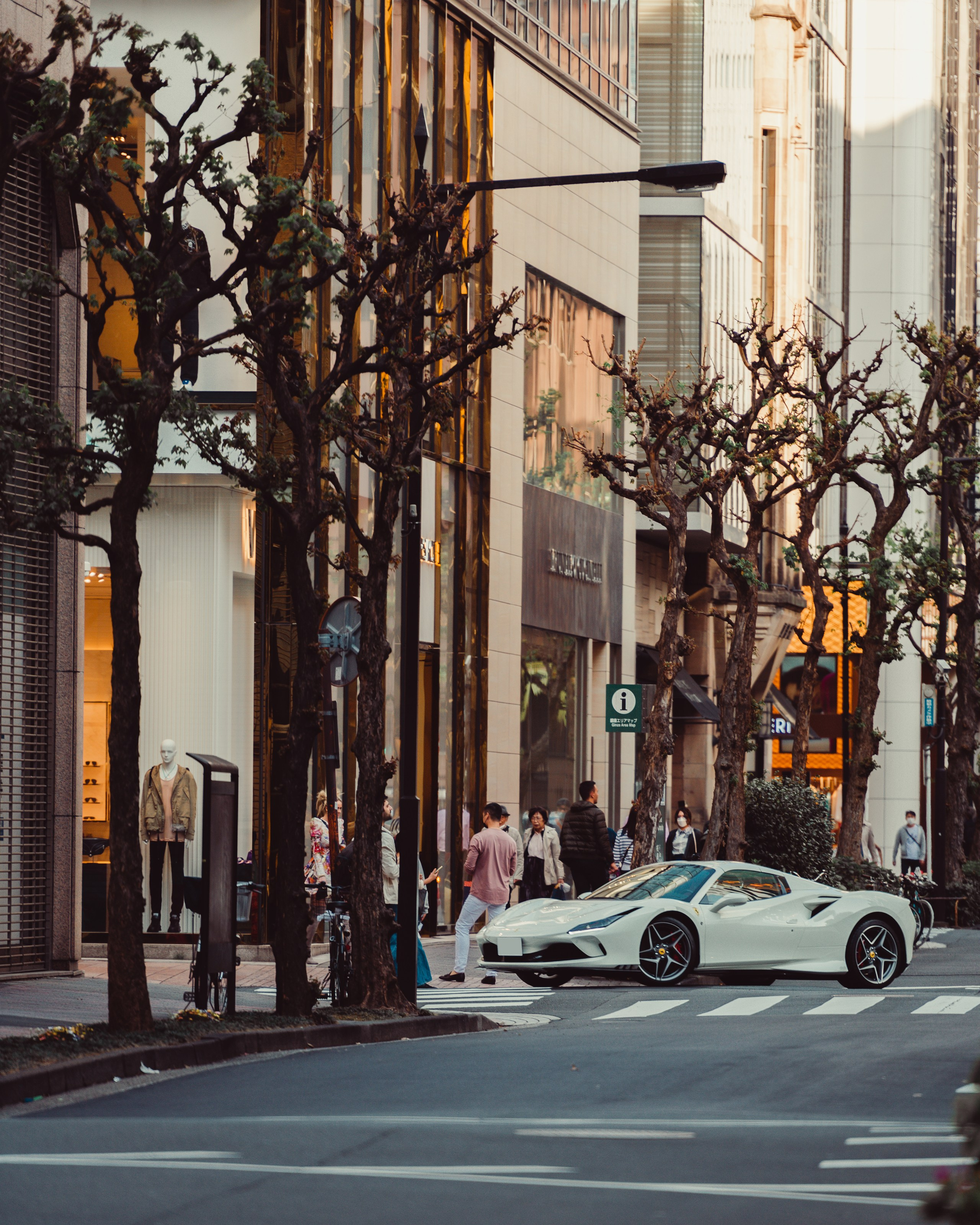 Cars in Tokyo. Photographer in Tokyo Anatolii Ozarto