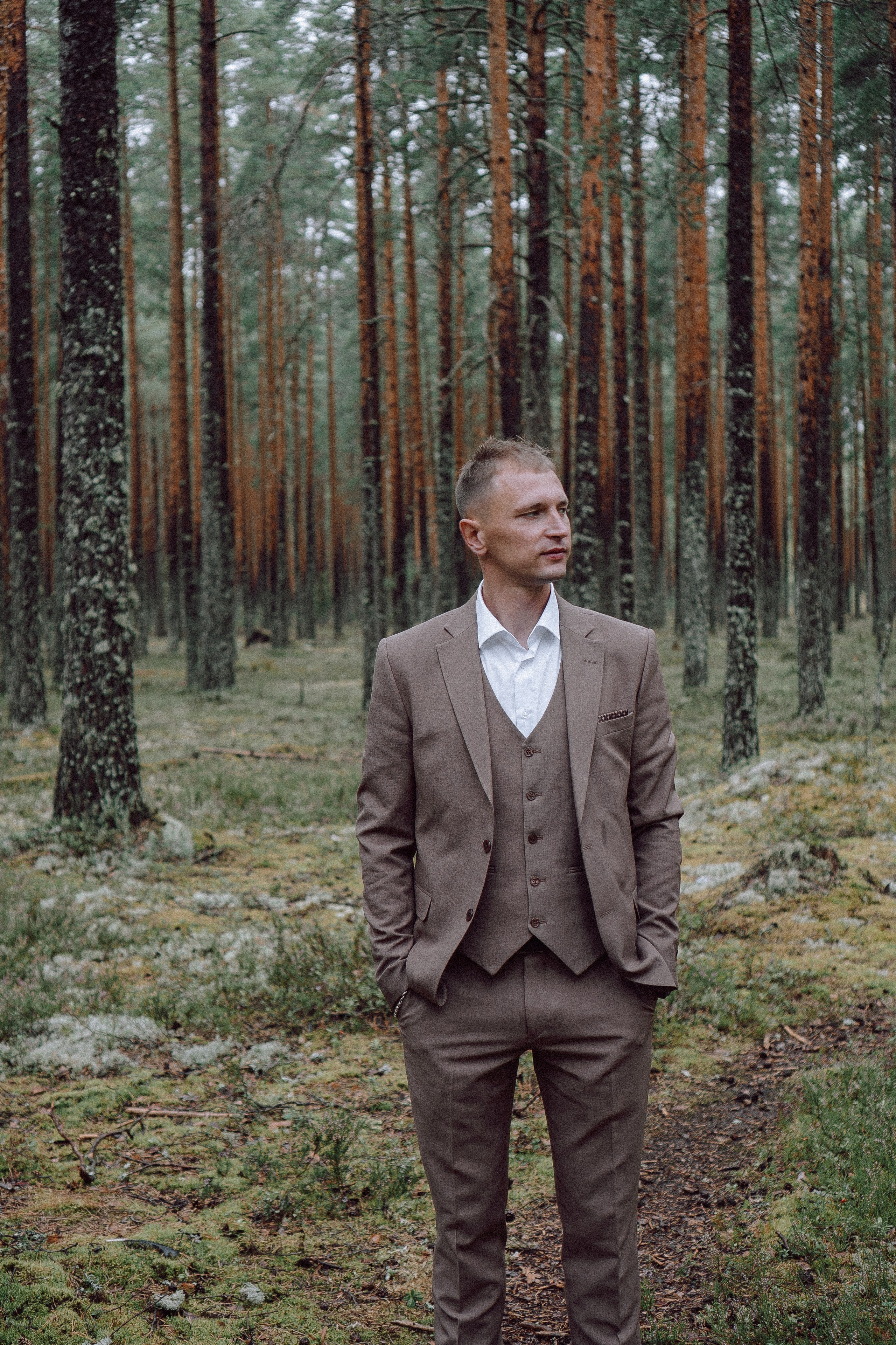 СВАДЕБНАЯ ФОТОСЕССИИЯ ПАРЫ В ГОРОДЕ ПРИОЗЕРСК В СОСНОВОМ ЛЕСУ И С ПИКАПОМ. Профессиональный фотограф, Санкт-Петербург — Виктория Богомолова