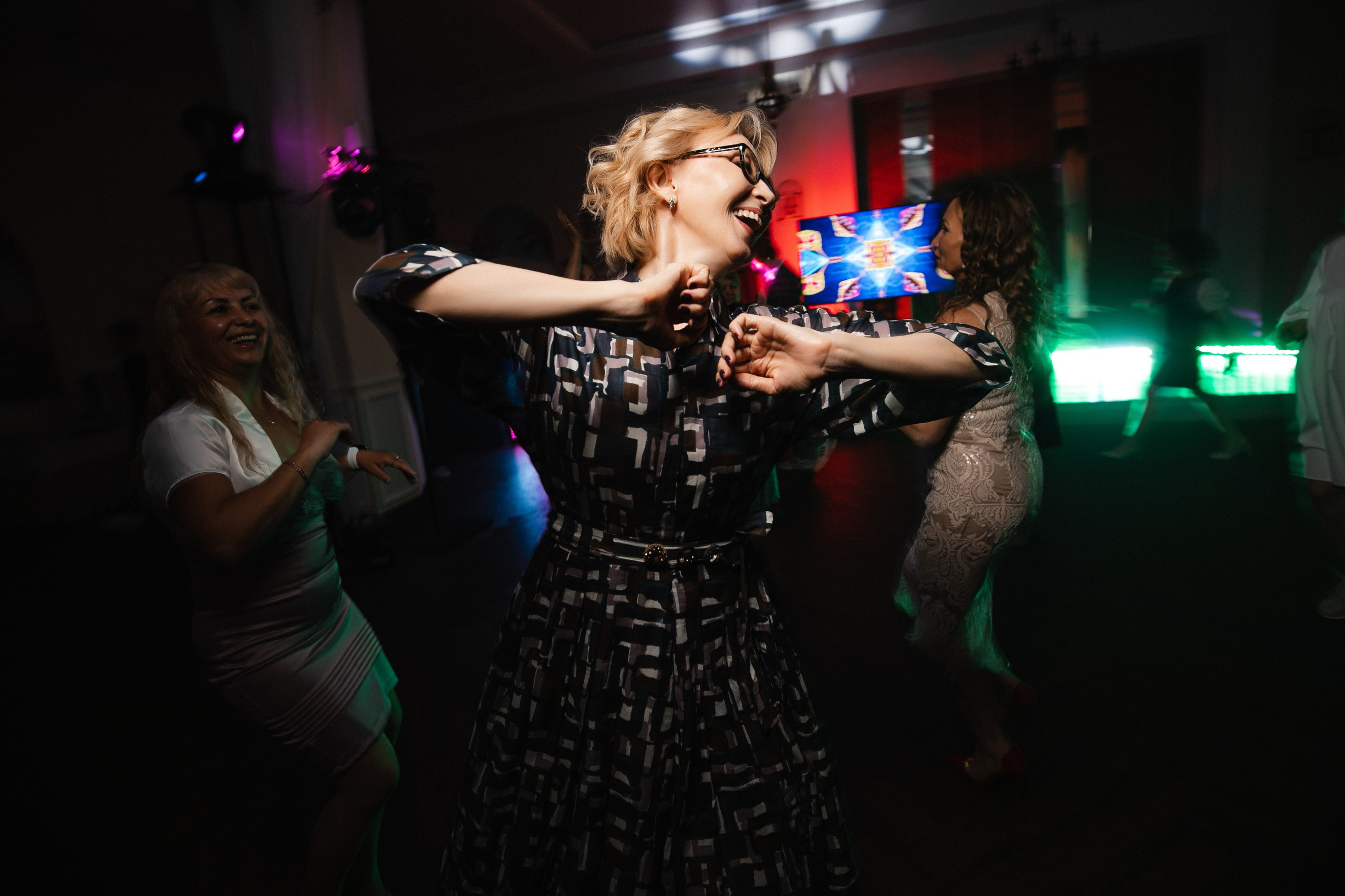 Выпускной Гимназия 1. Роман Урумбаев фотограф Нижневартовск