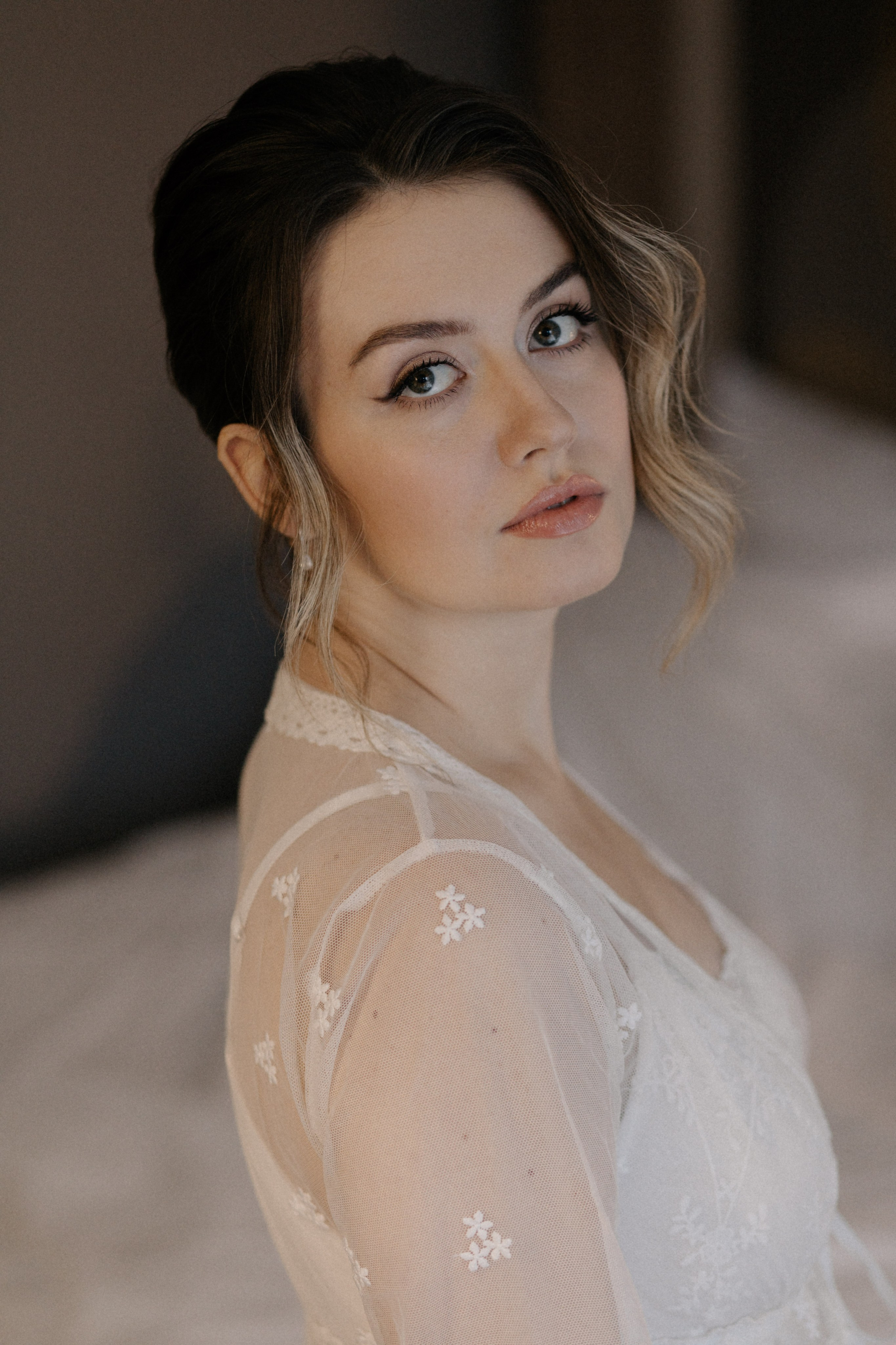 Ксюша и Илья. Утро в отеле роспись в Birds. Свадебный и портретный фотограф в Москве Анастасия Масюк