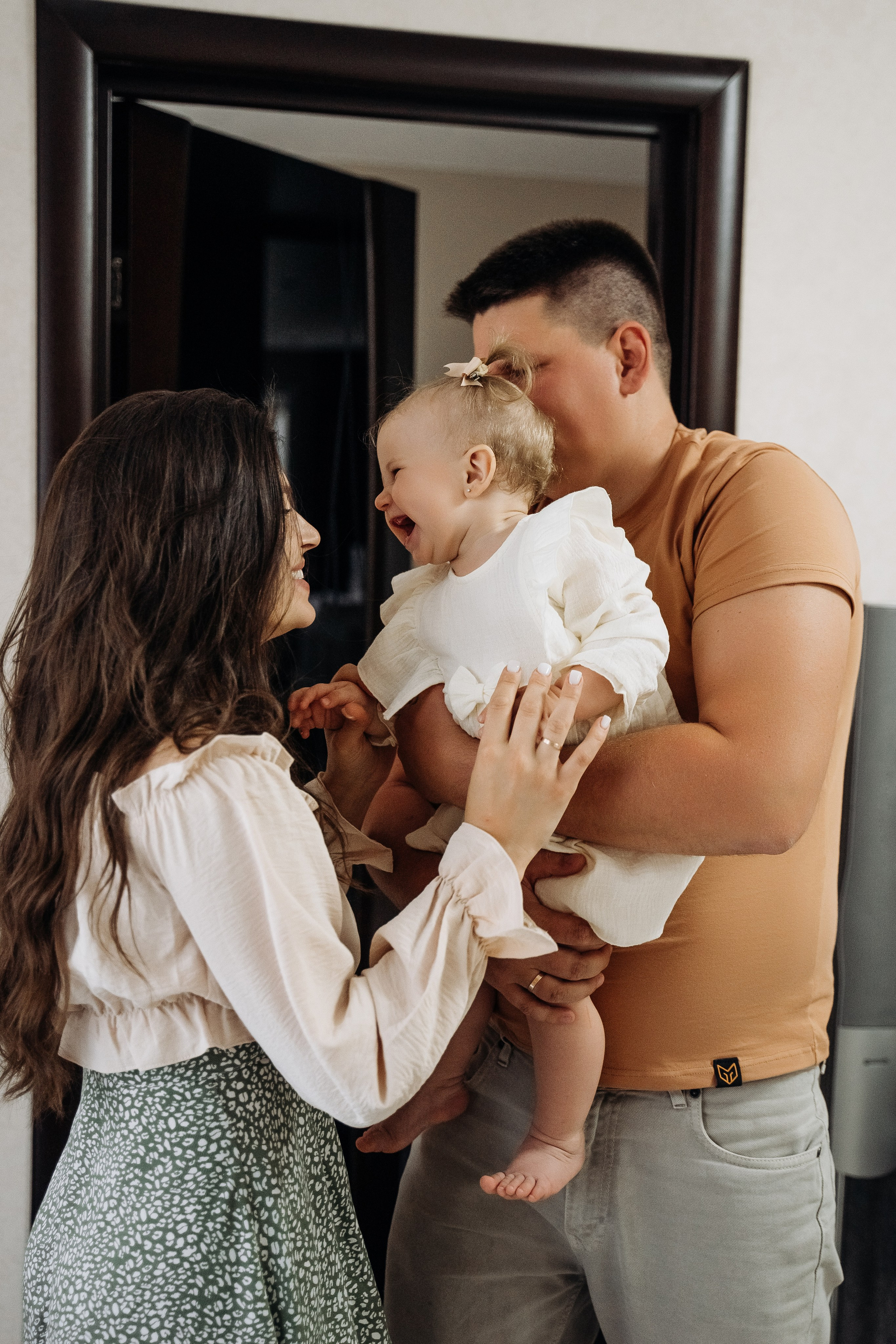 Мне годик. Моменты и истории о вас настоящих