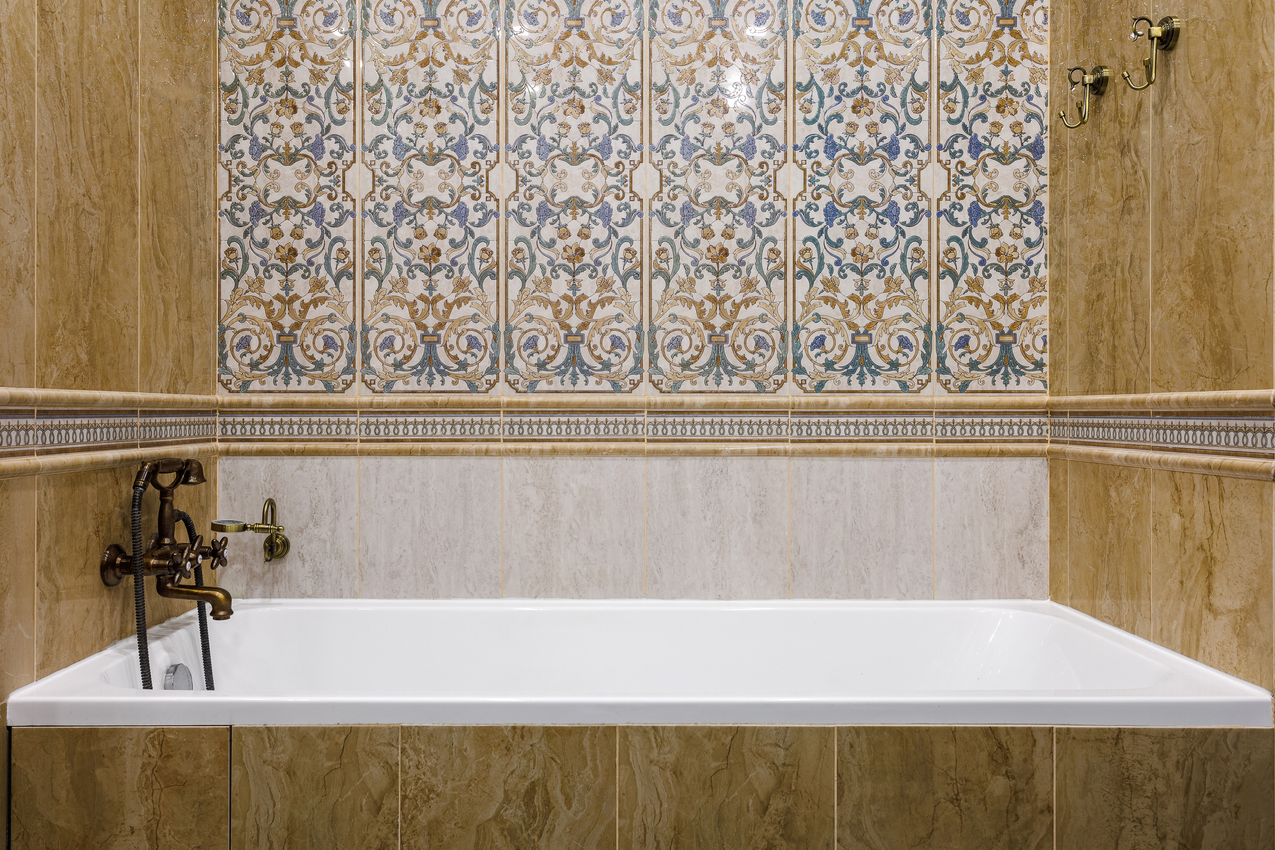 Создание портфолио: Для дизайнеров и архитекторов качественные фотографии интерьеров становятся важной частью портфолио, что позволяет им демонстрировать свои работы и привлекать новых клиентов