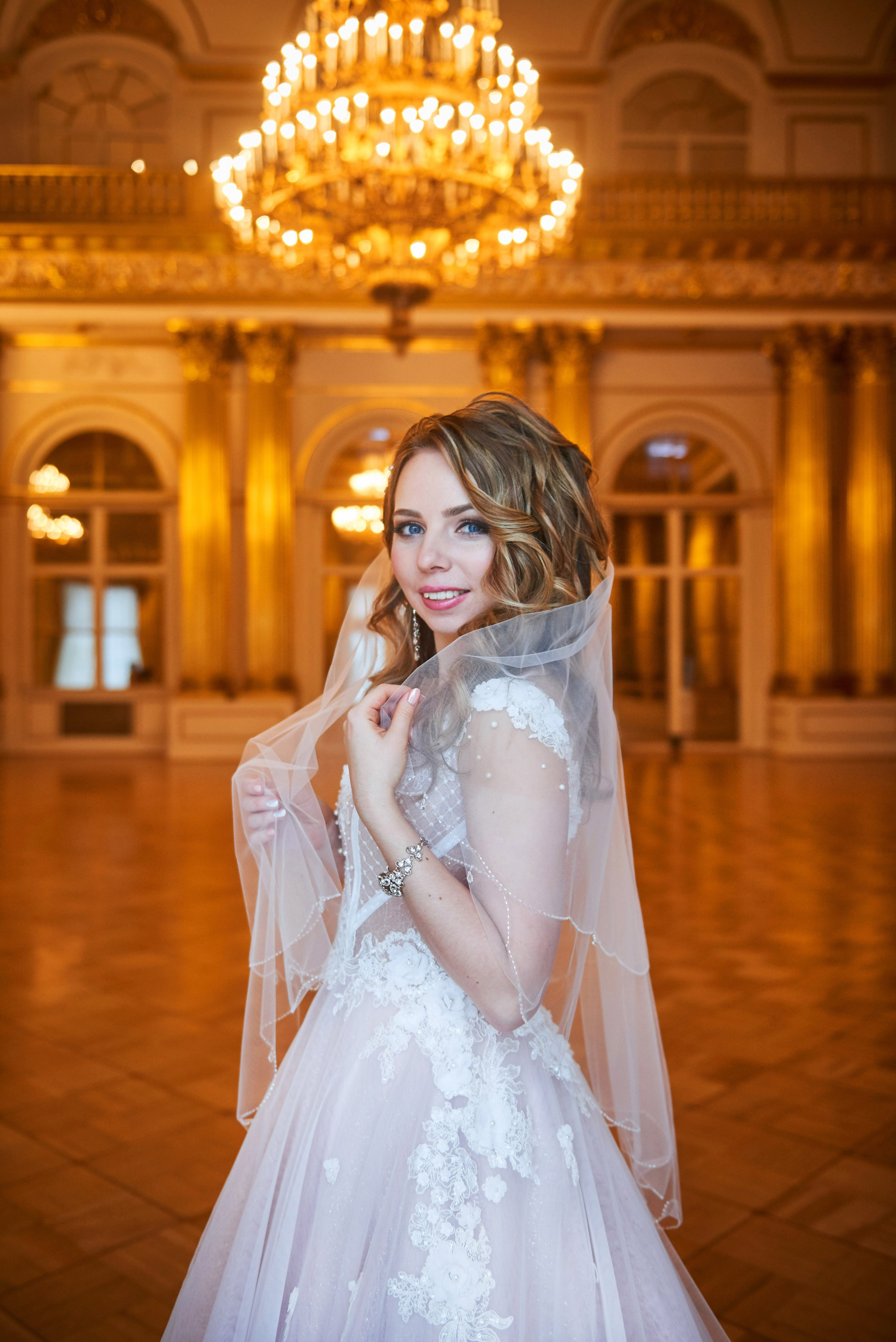 Елена и Иван (зимняя свадебная прогулка у Михайловского замка и фотосессия в Эрмитаже). Портретный, семейный и свадебный фотограф в Санкт-Петербурге и в Пушкине Ширяев Денис