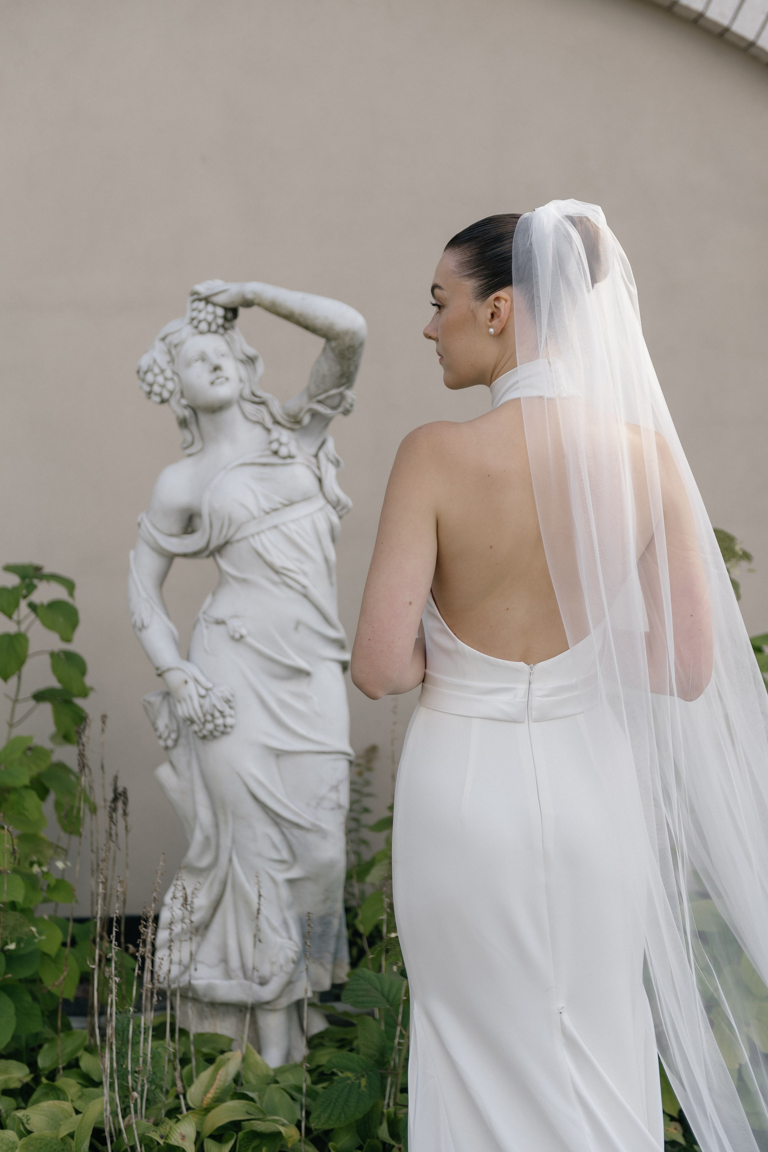 Wedding day in VERSAL PARK. Wedding PHOTOGRAPHER Andrew Vnukov