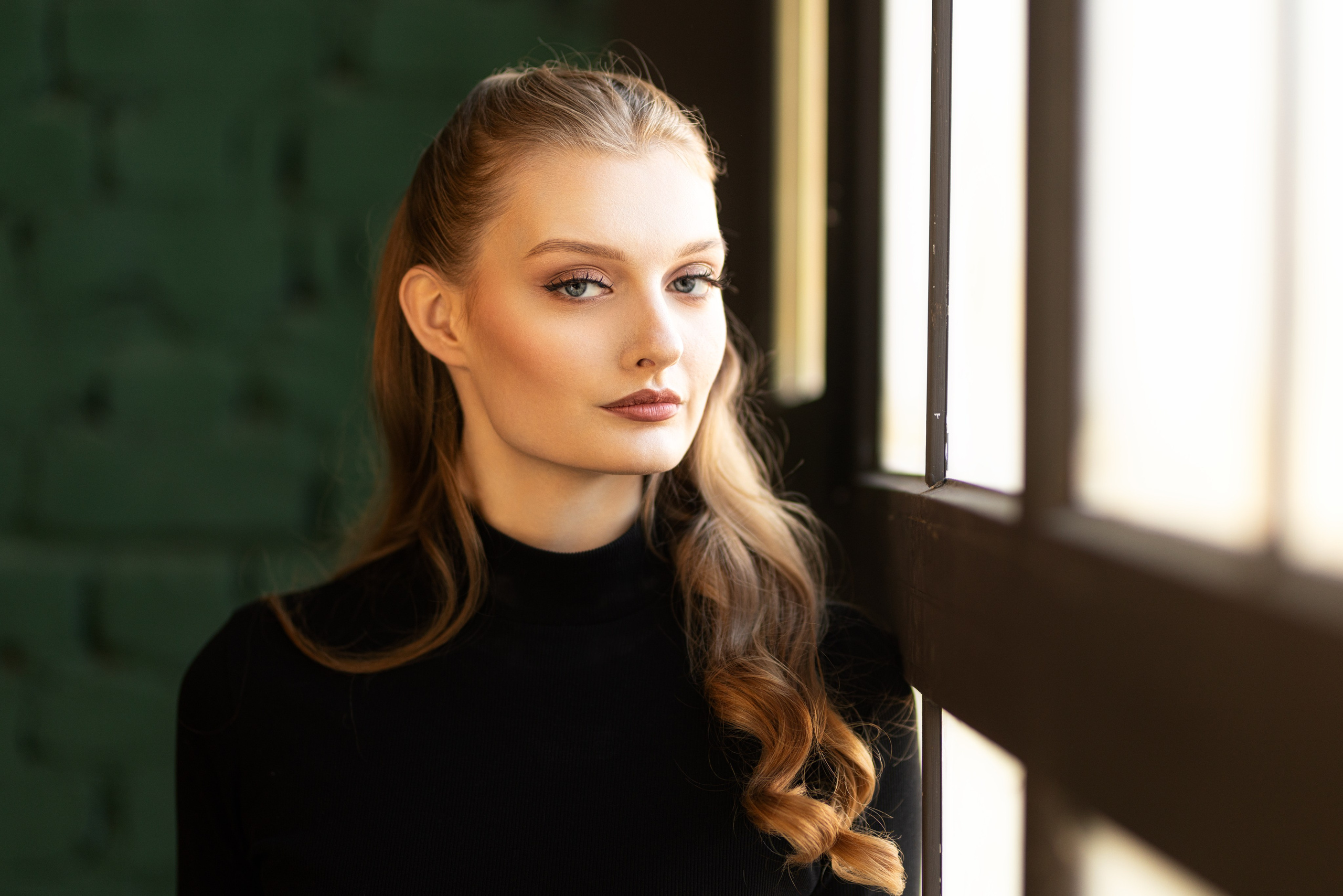 Студийная съемка с Викторией в интерьере в формате для «себя». Дмитрий Шульгин, портретный фотограф в Воронеже