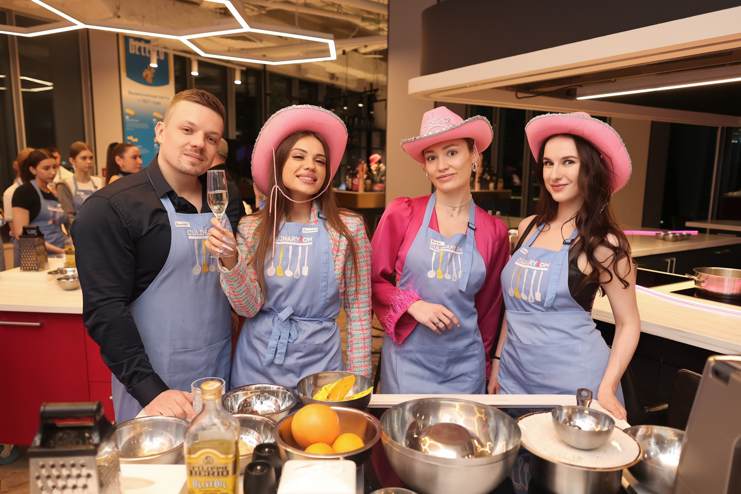 Вечеринка 8 марта в EventyOn. Репортажный фотограф видеограф в Москве Ольга Плаксина