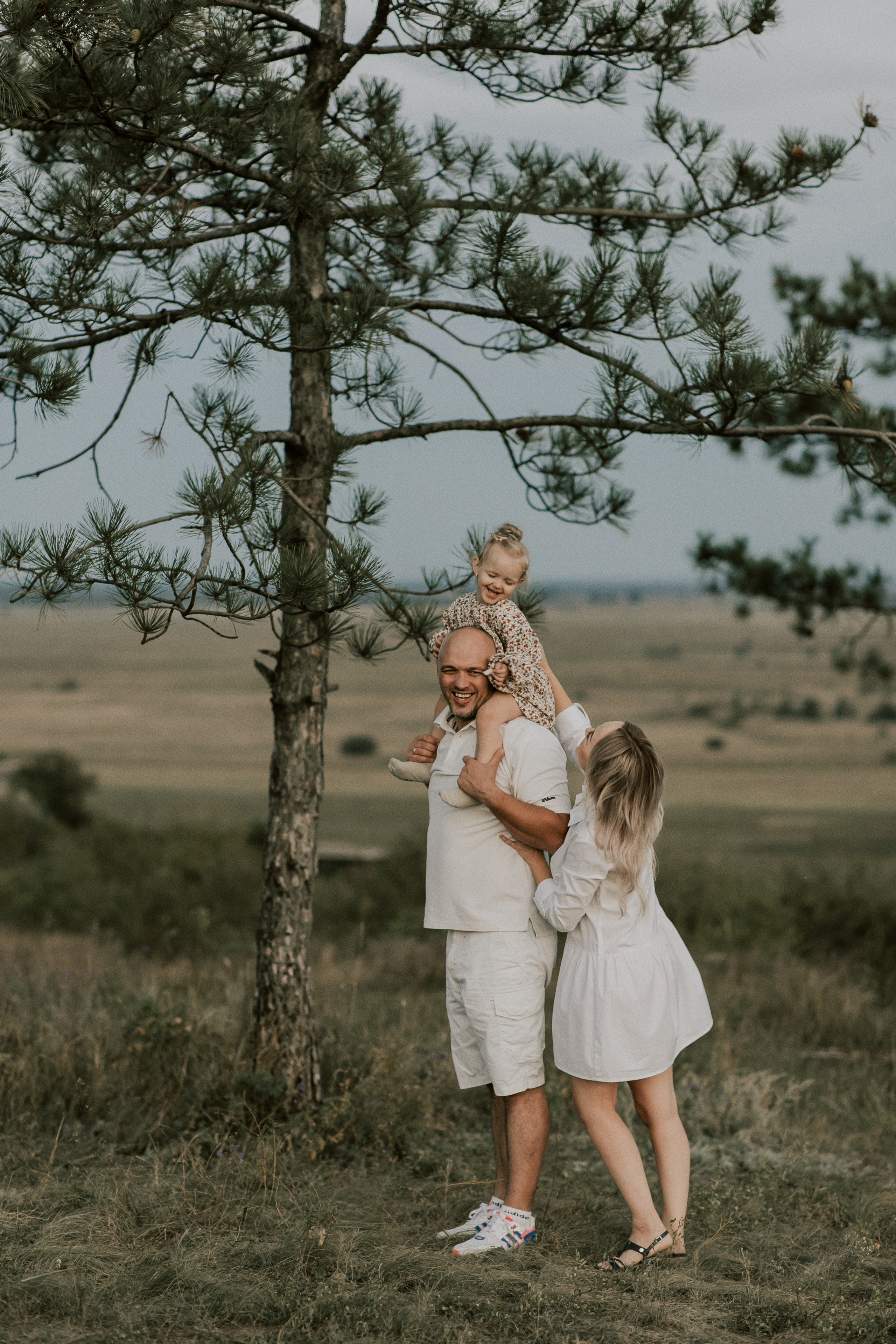 Люда и Сергей с малышкой Полиной. Семейный фотограф в г. Ростову-на-Дону Козлова Евгения