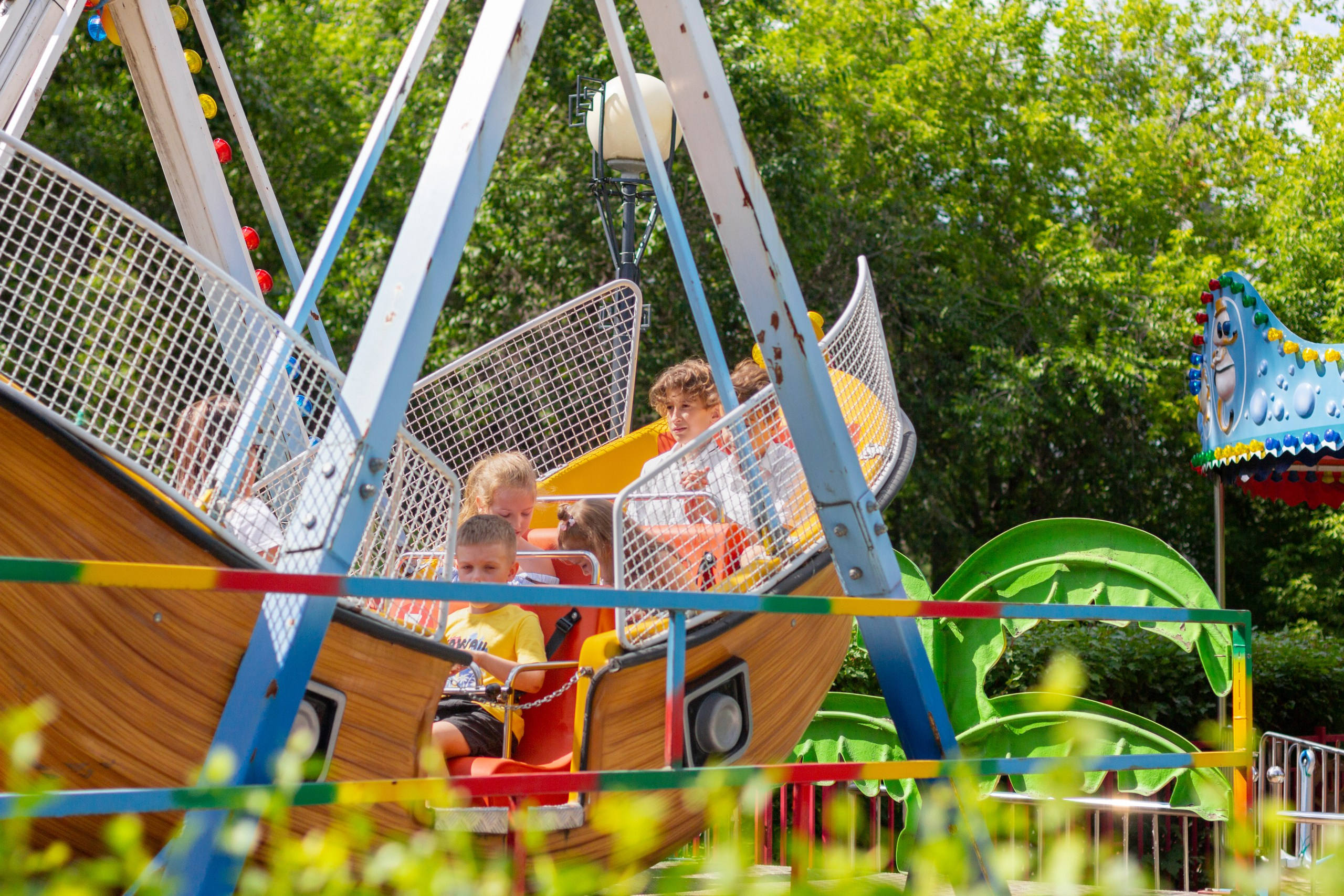 Парк Троя, г. Красноярск, аттракционы. Интерьерный фотограф и ретушер в Красноярске Денис Антропов