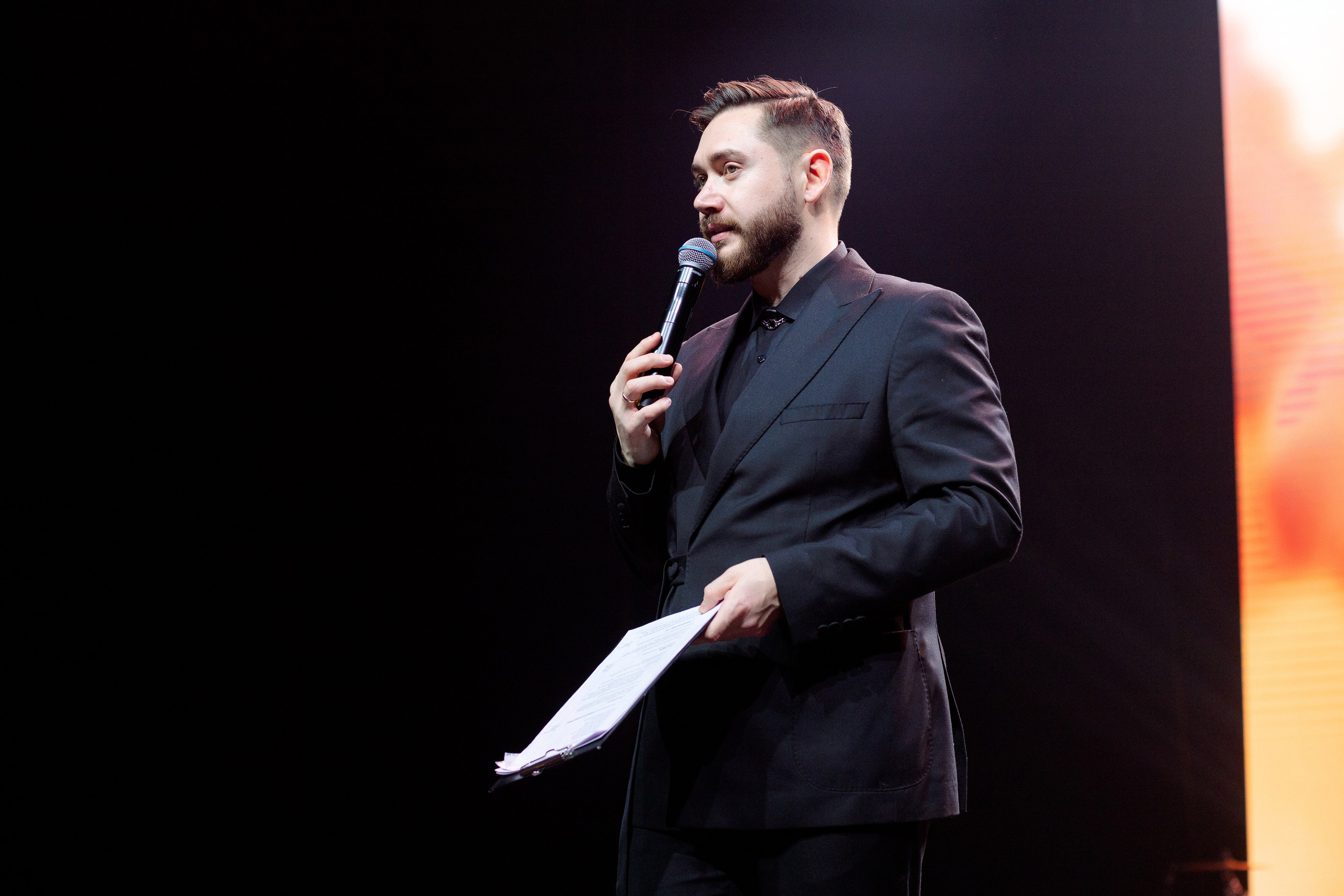 РЕПОРТАЖ: НОВЫЙ ГОД В ДК МЕТАЛЛУРГ. Профессиональный фотограф в Ижевске Леша Петров