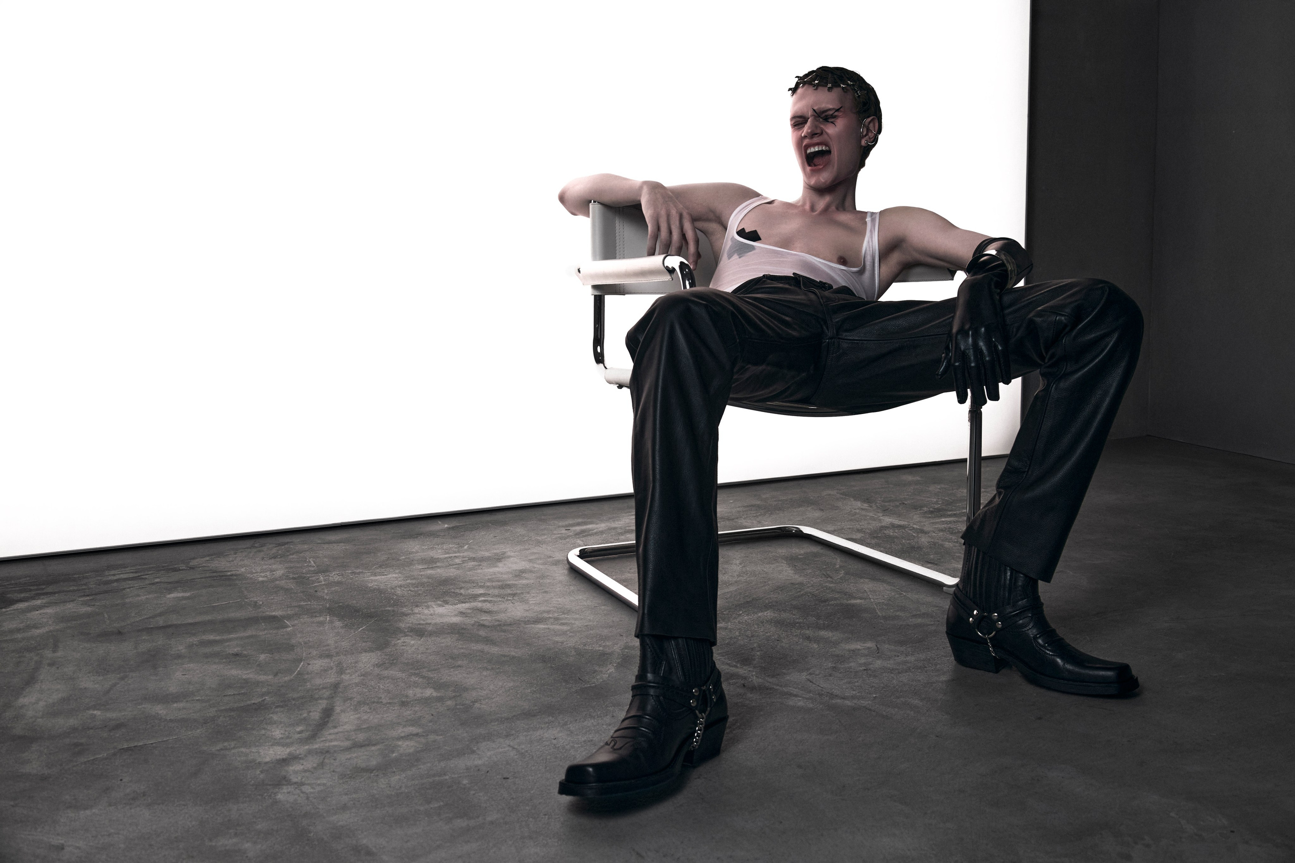 Kosty_chet_. Jonyiti